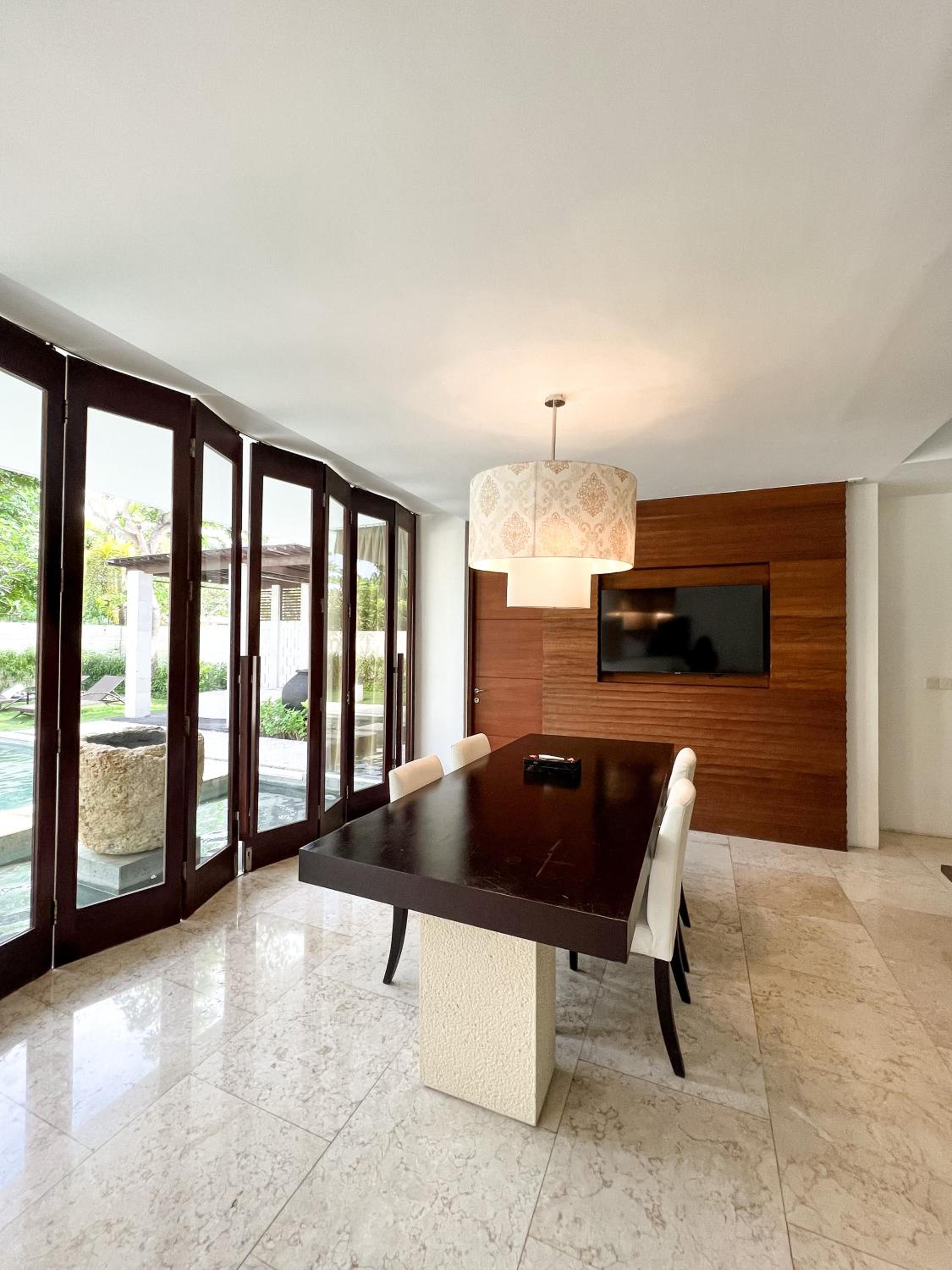 Villa with Private Pool - Photo 5