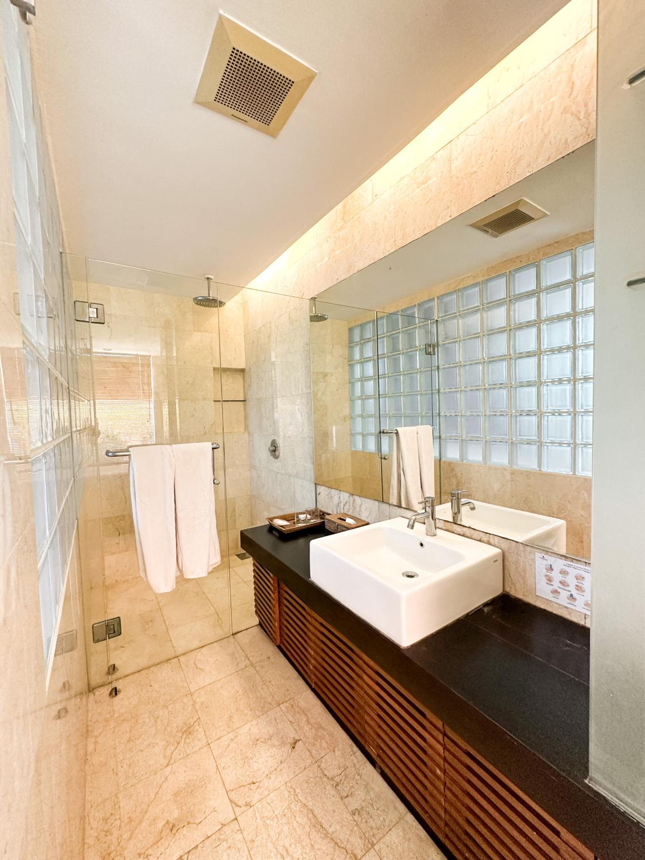 Villa with Private Pool - Photo 14