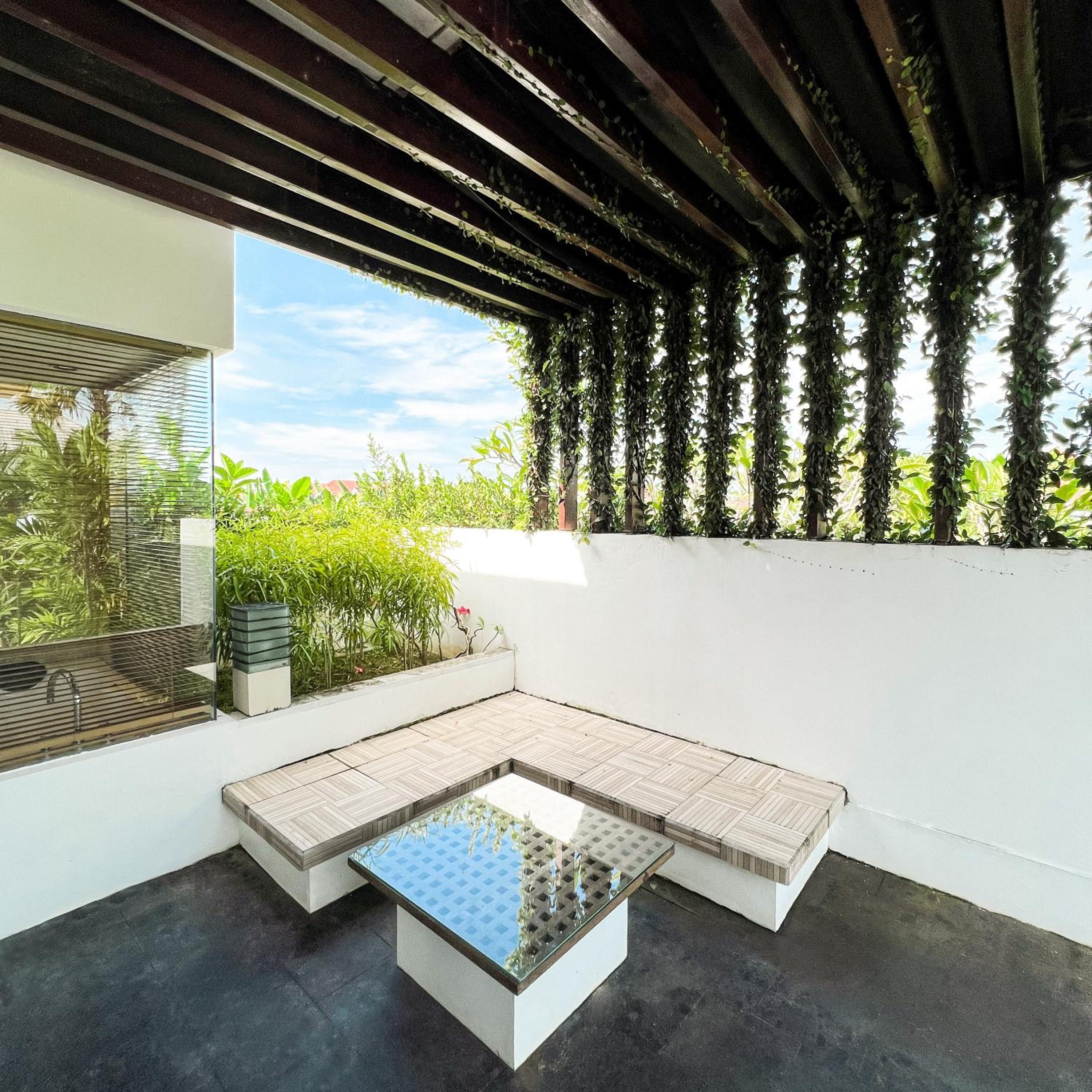Villa with Private Pool - Photo 11