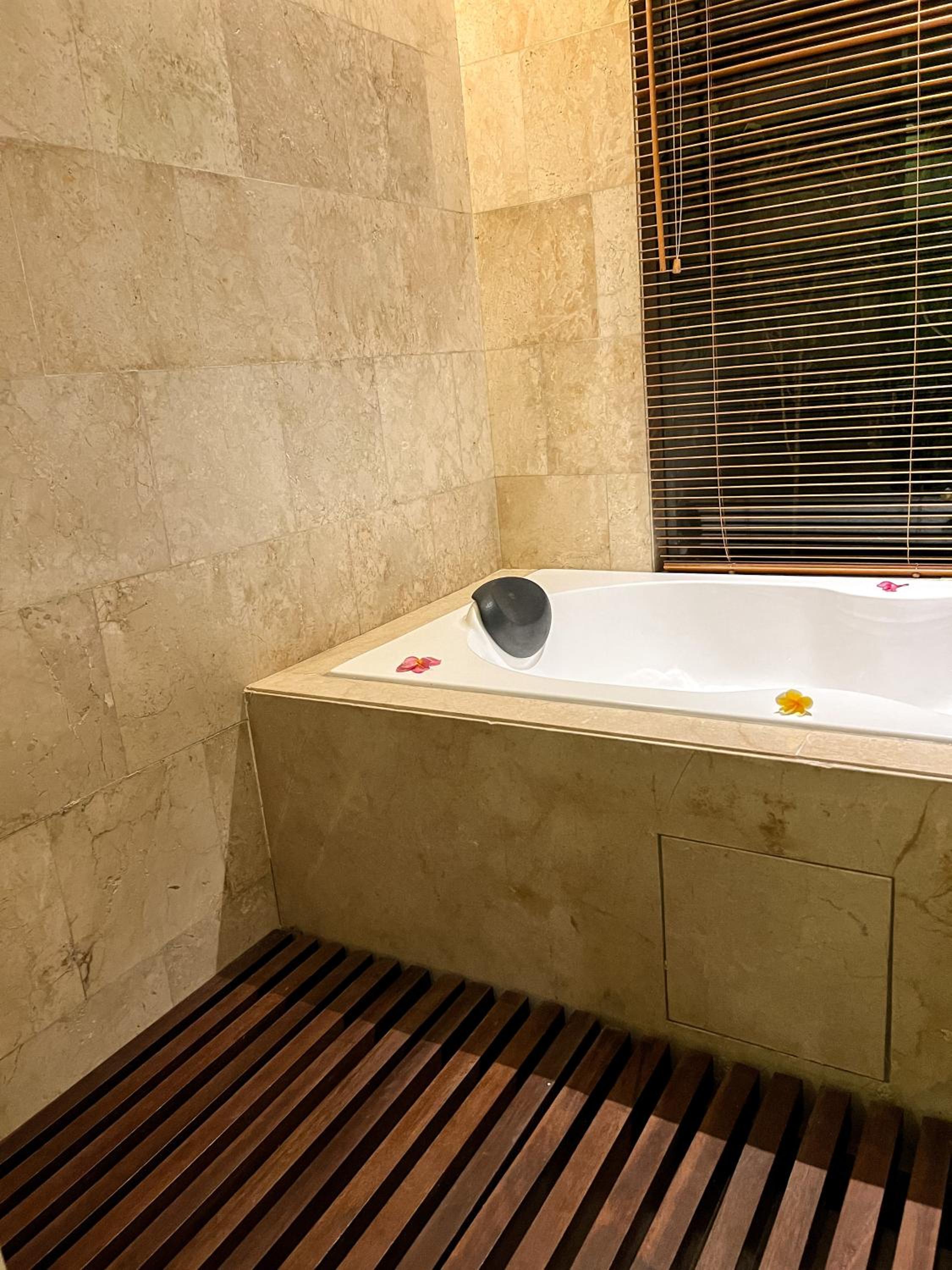 Villa with Private Pool - Photo 12