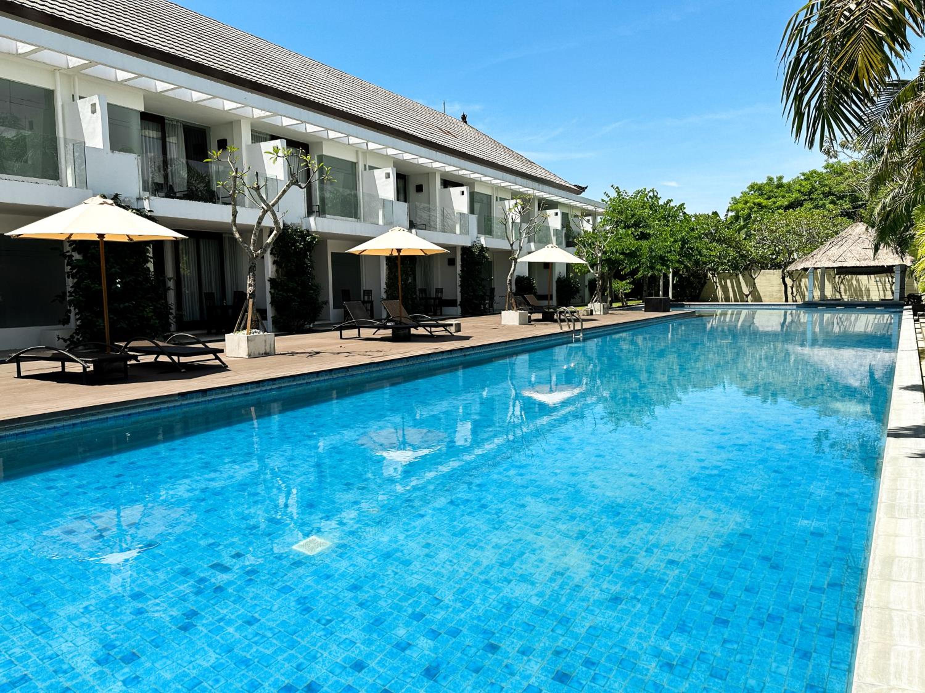 Deluxe Double or Twin Room with Pool View - Photo 4