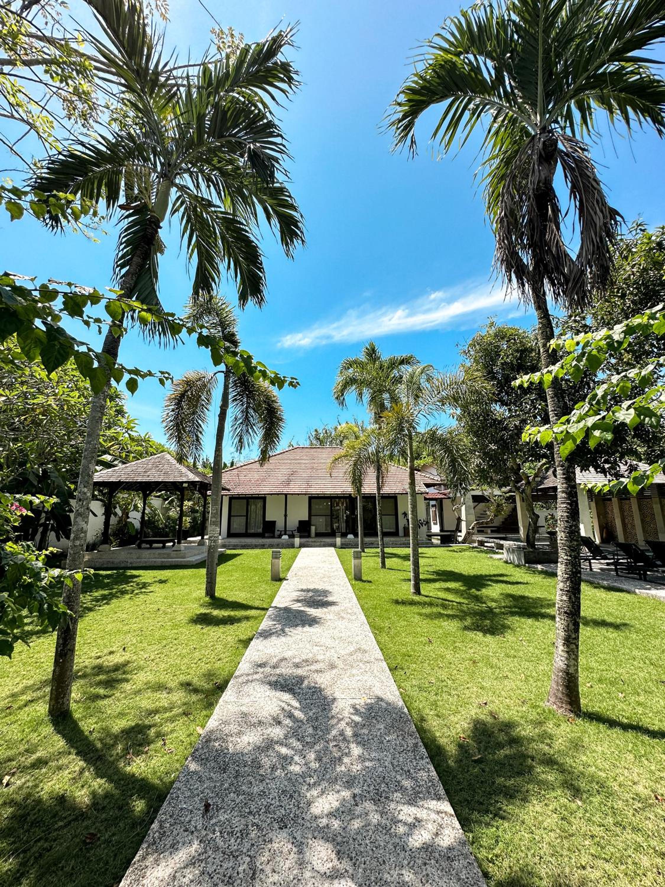 Three-Bedroom Villa - Photo 16