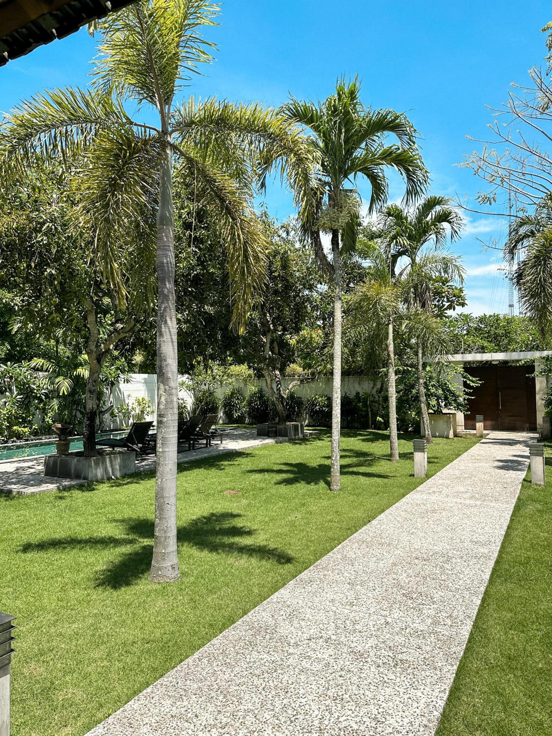 Three-Bedroom Villa - Photo 17