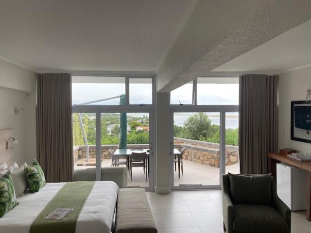 Luxury King Room photo 1
