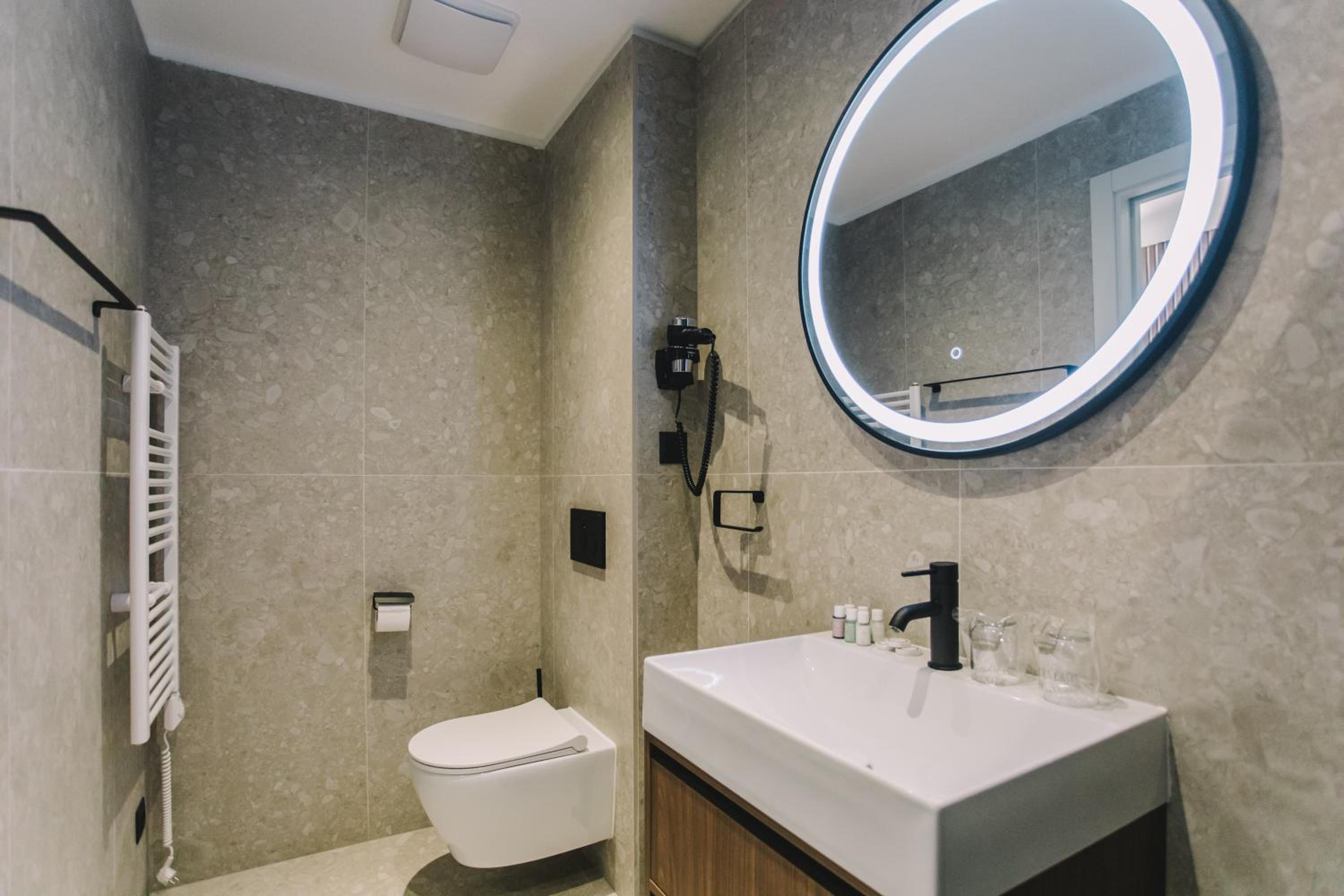 Deluxe Double or Twin Room - Photo 2