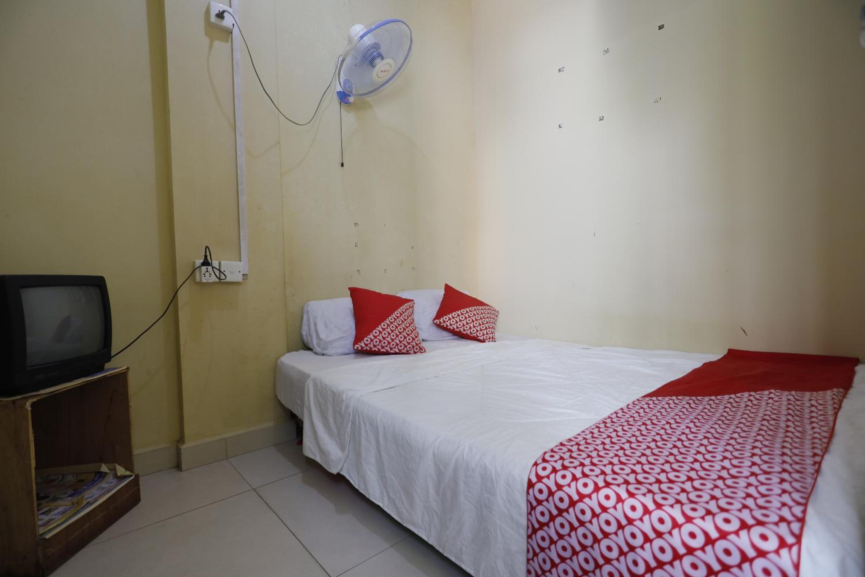 Budget Double Room photo 3