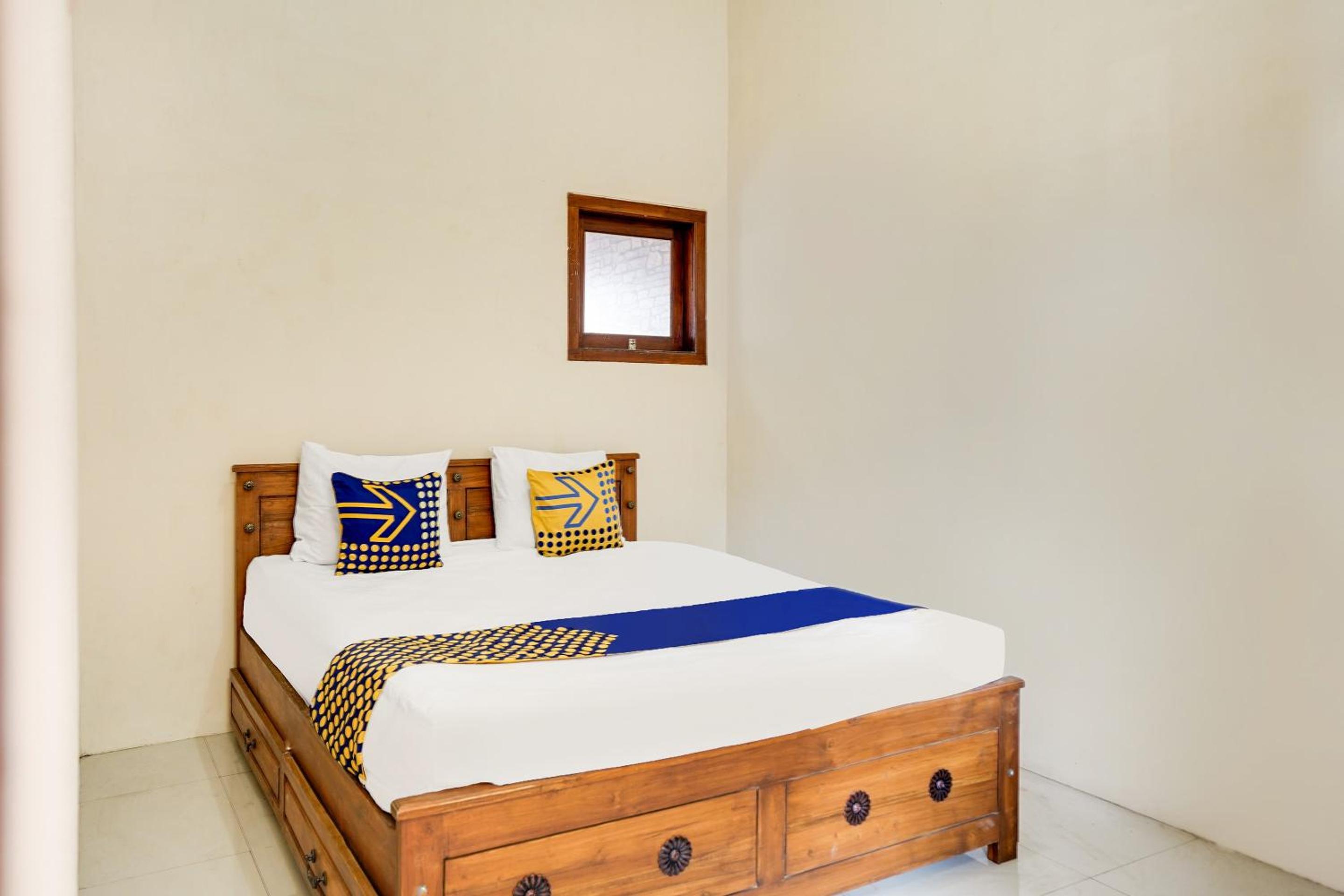 Budget Double Room photo 1