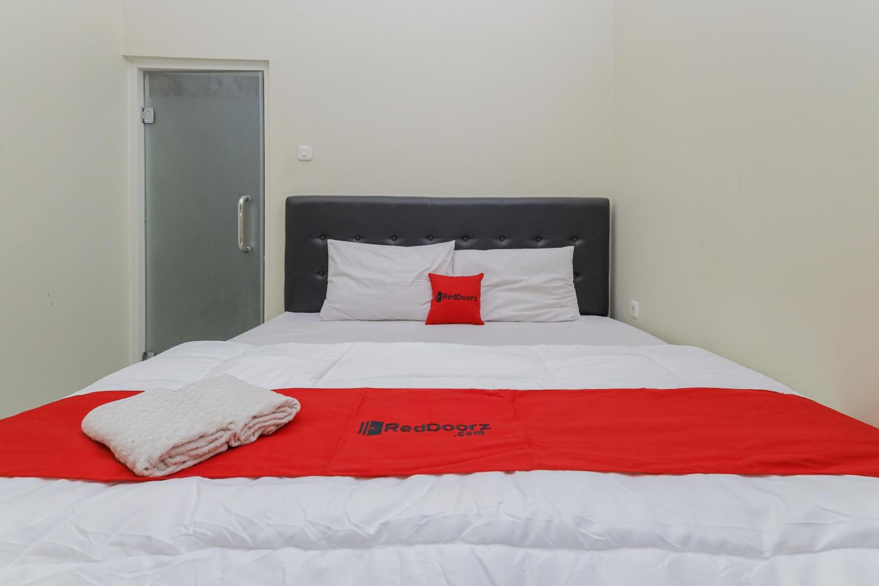 Deluxe Double Room - Photo 10