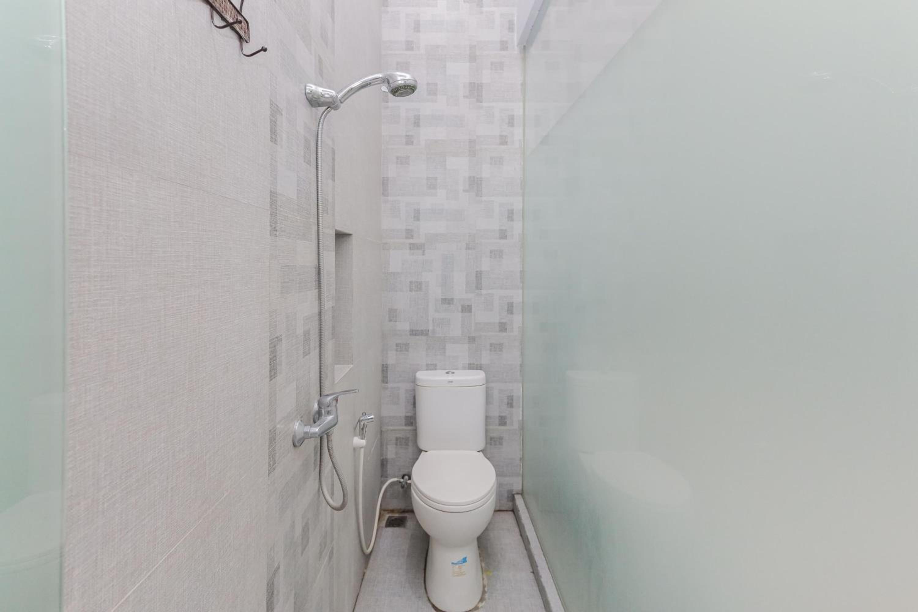 Standard Double Room - Photo 6