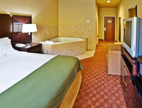King Room - Non-Smoking - Photo 1