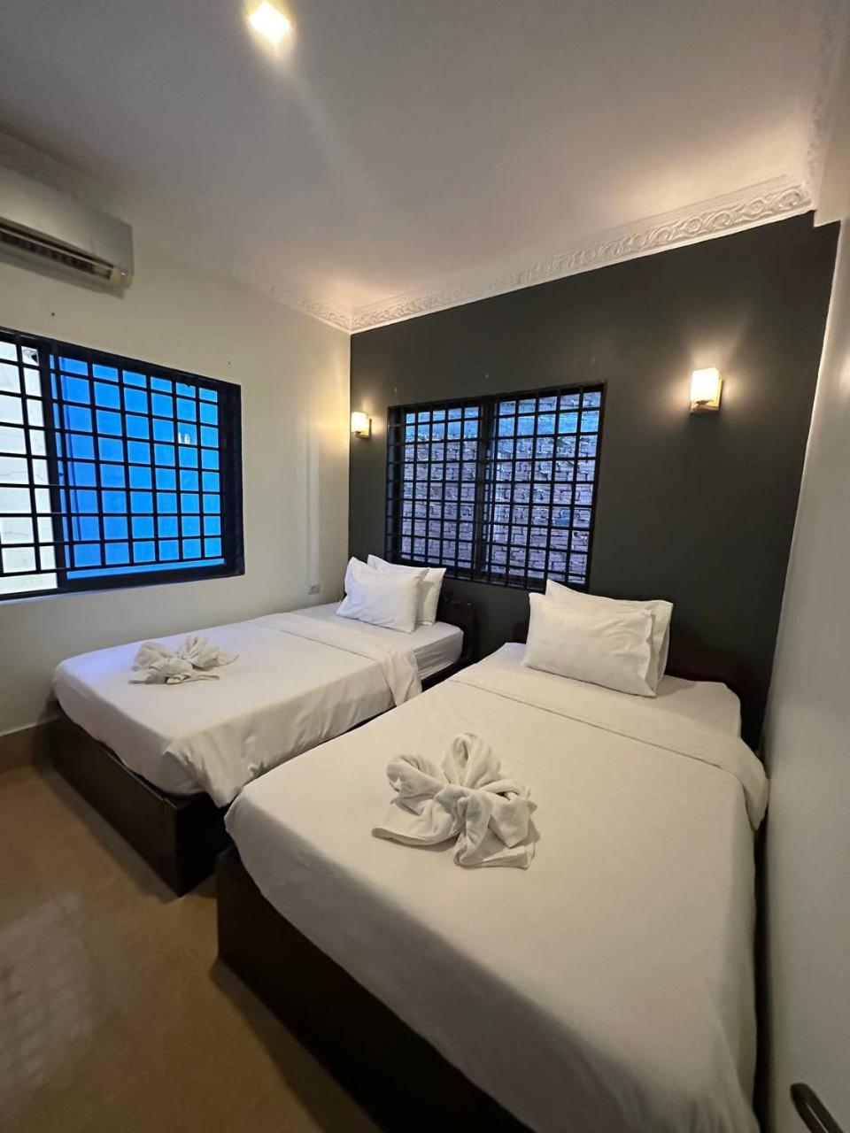 Standard Twin Room - Photo 2