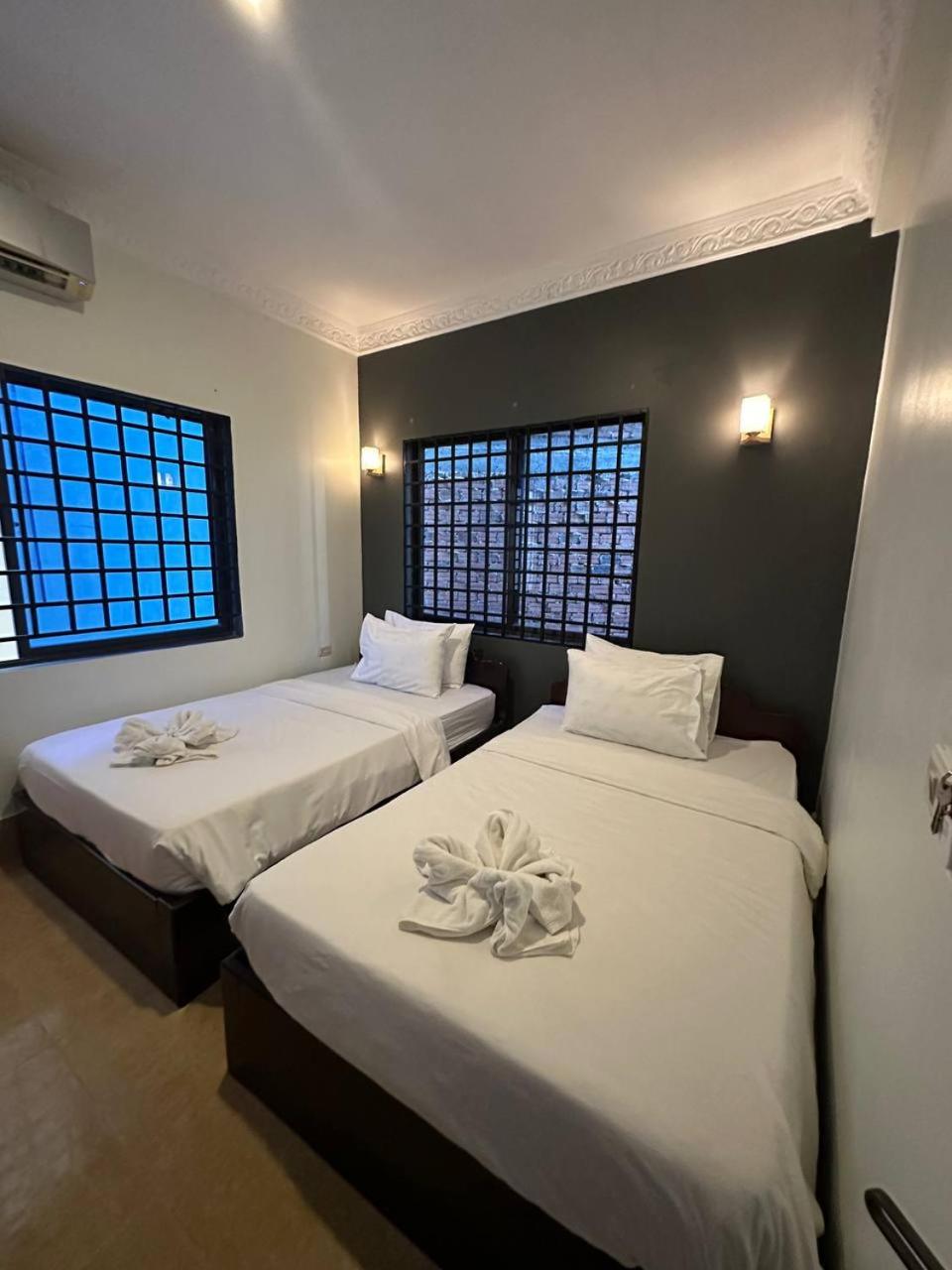 Standard Twin Room - Photo 6