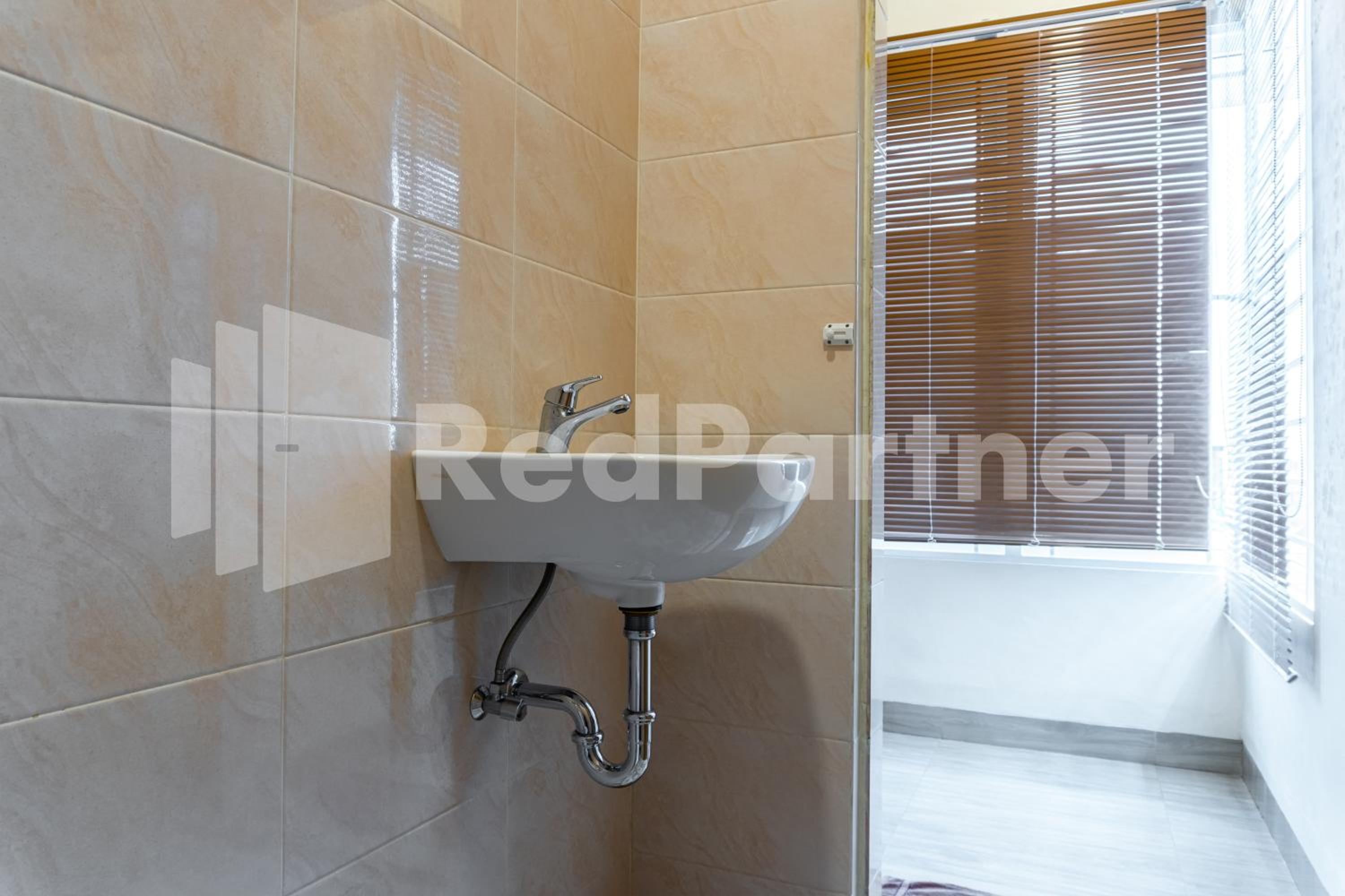 Family Room - Photo 6