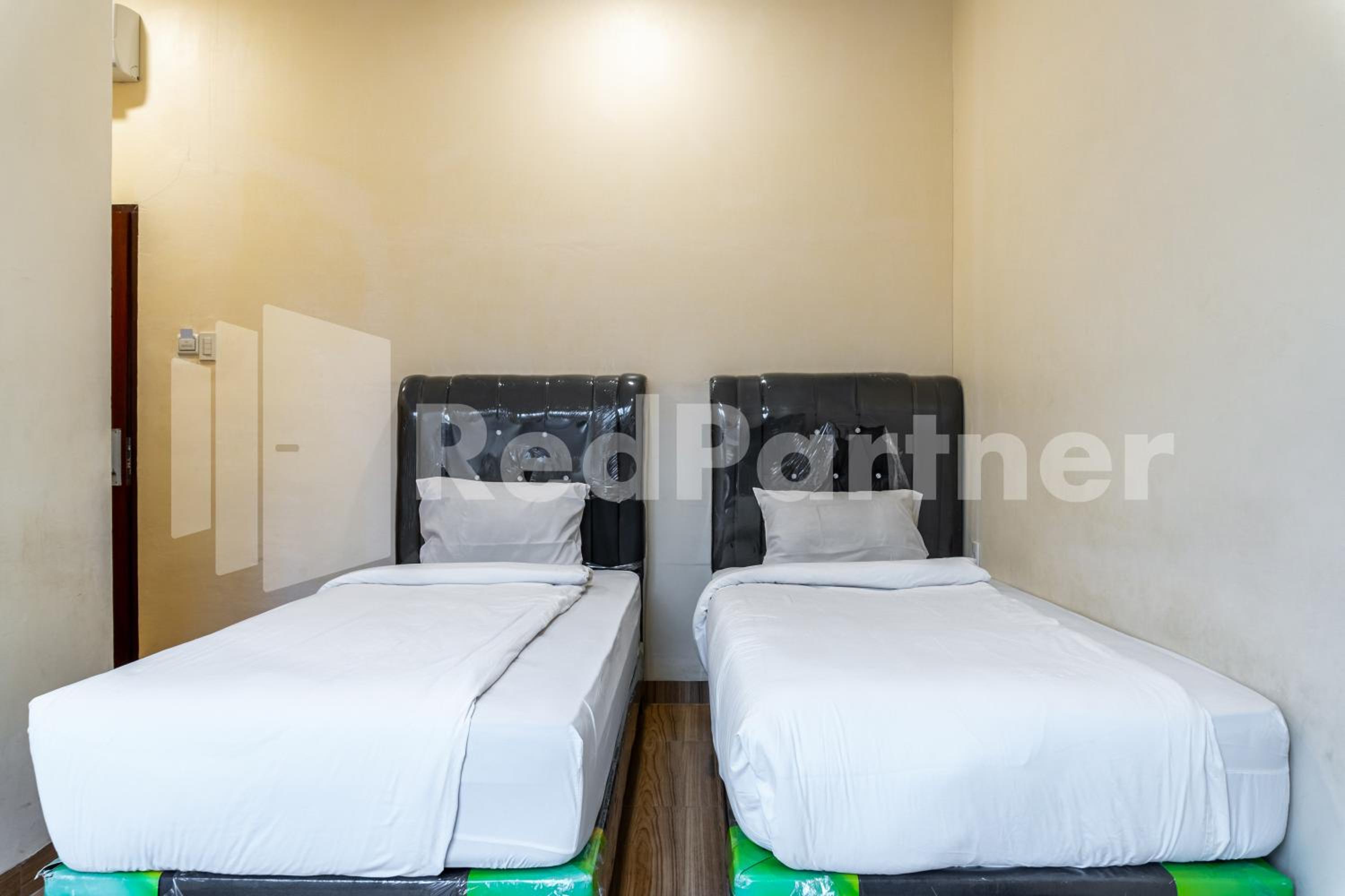 Twin Room - Photo 3