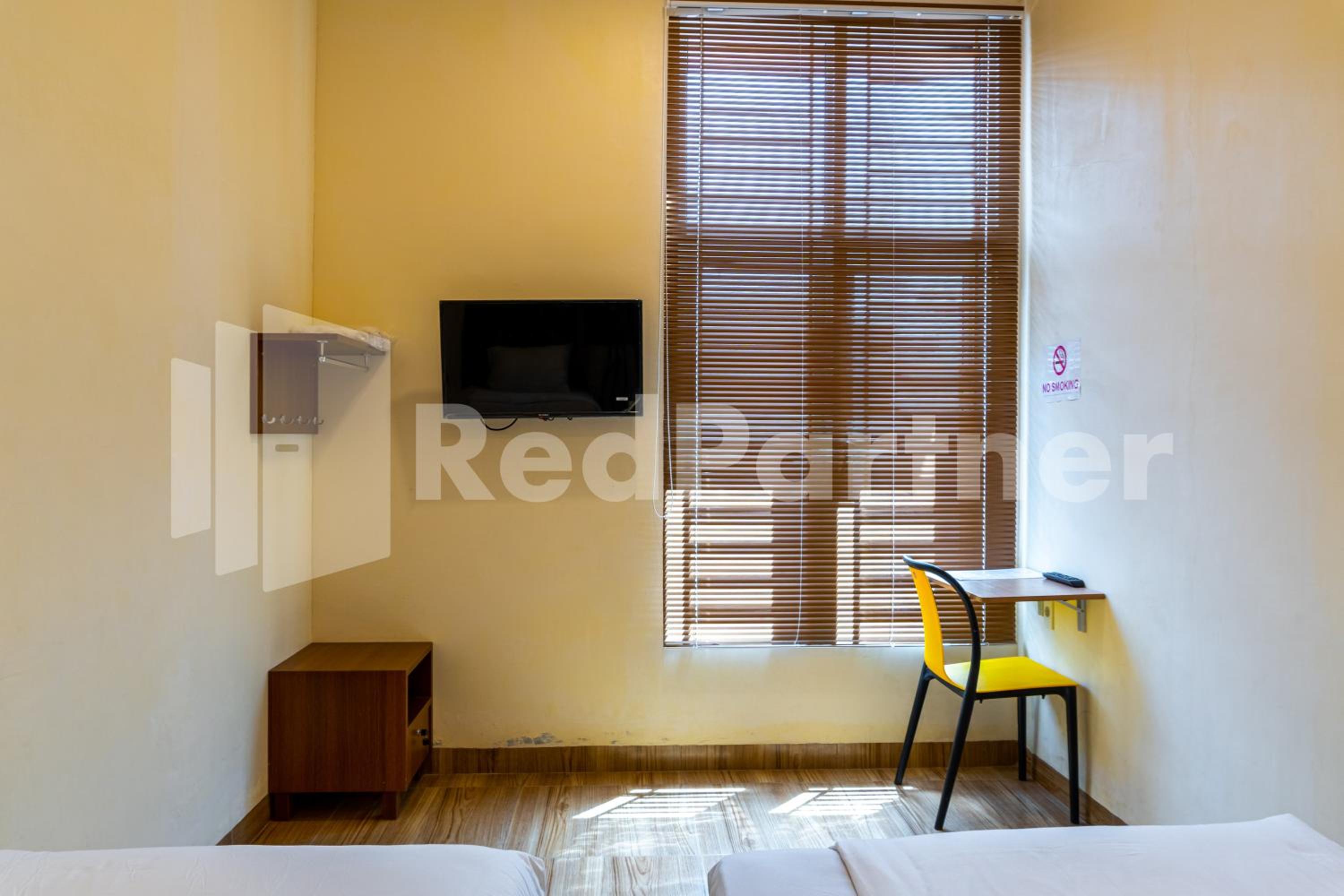Twin Room - Photo 2