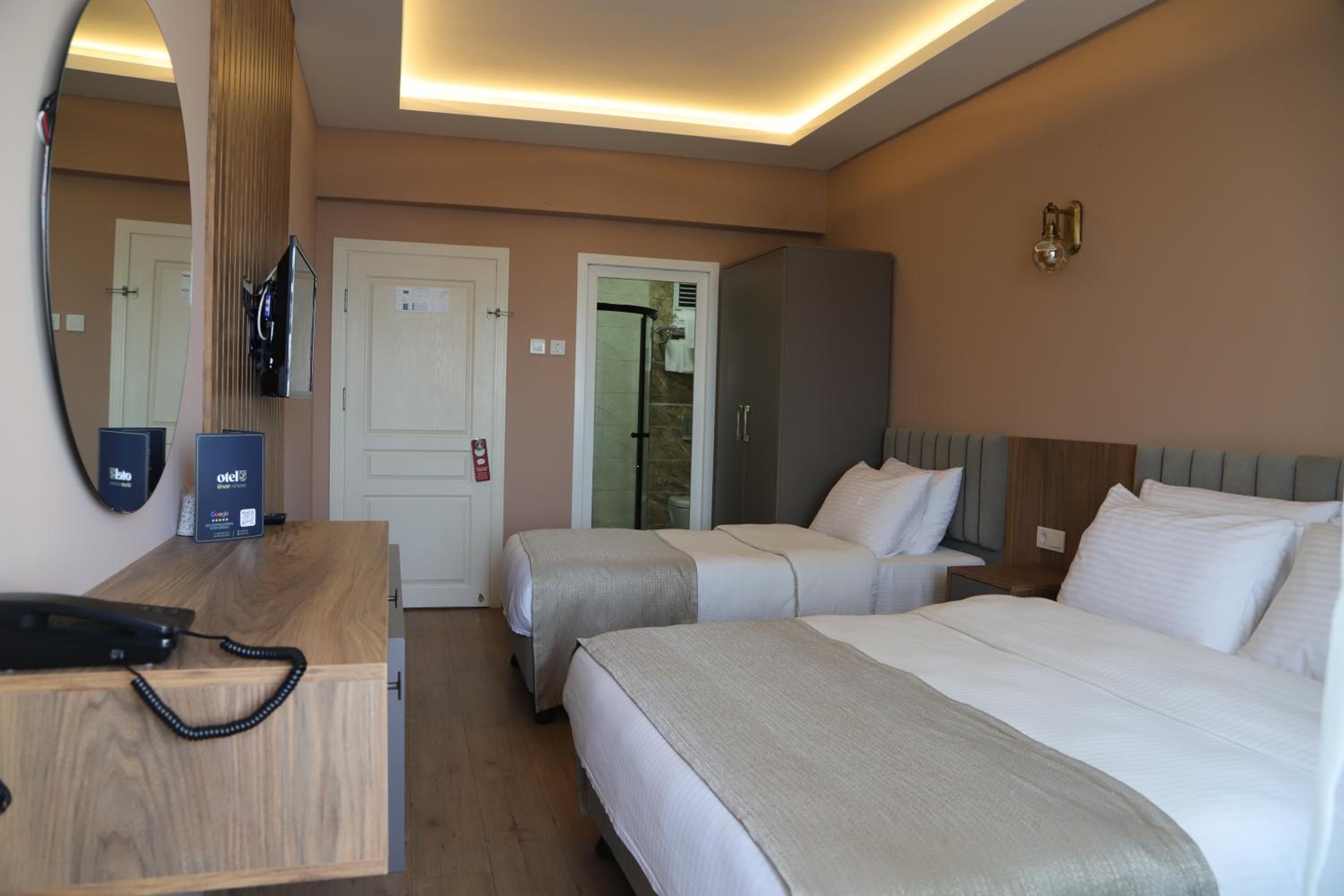 Deluxe Double Room with Balcony and Sea View photo 3