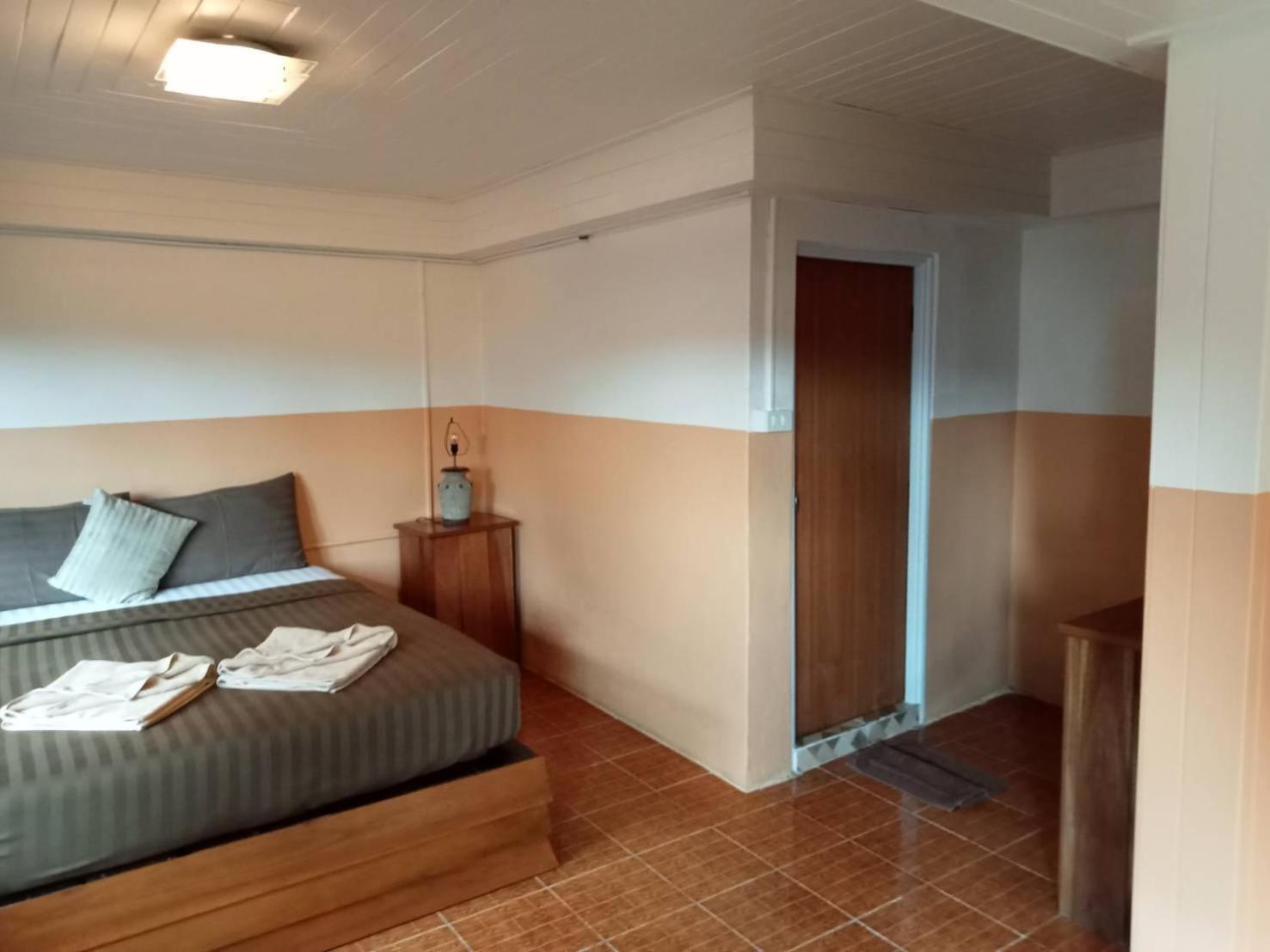 Double Room - Photo 10