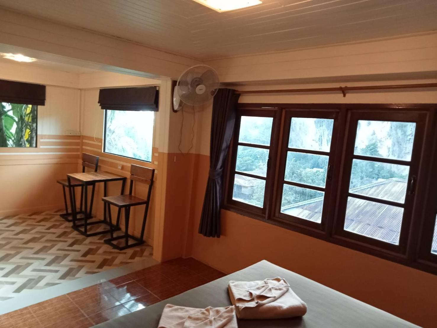 Double Room - Photo 9