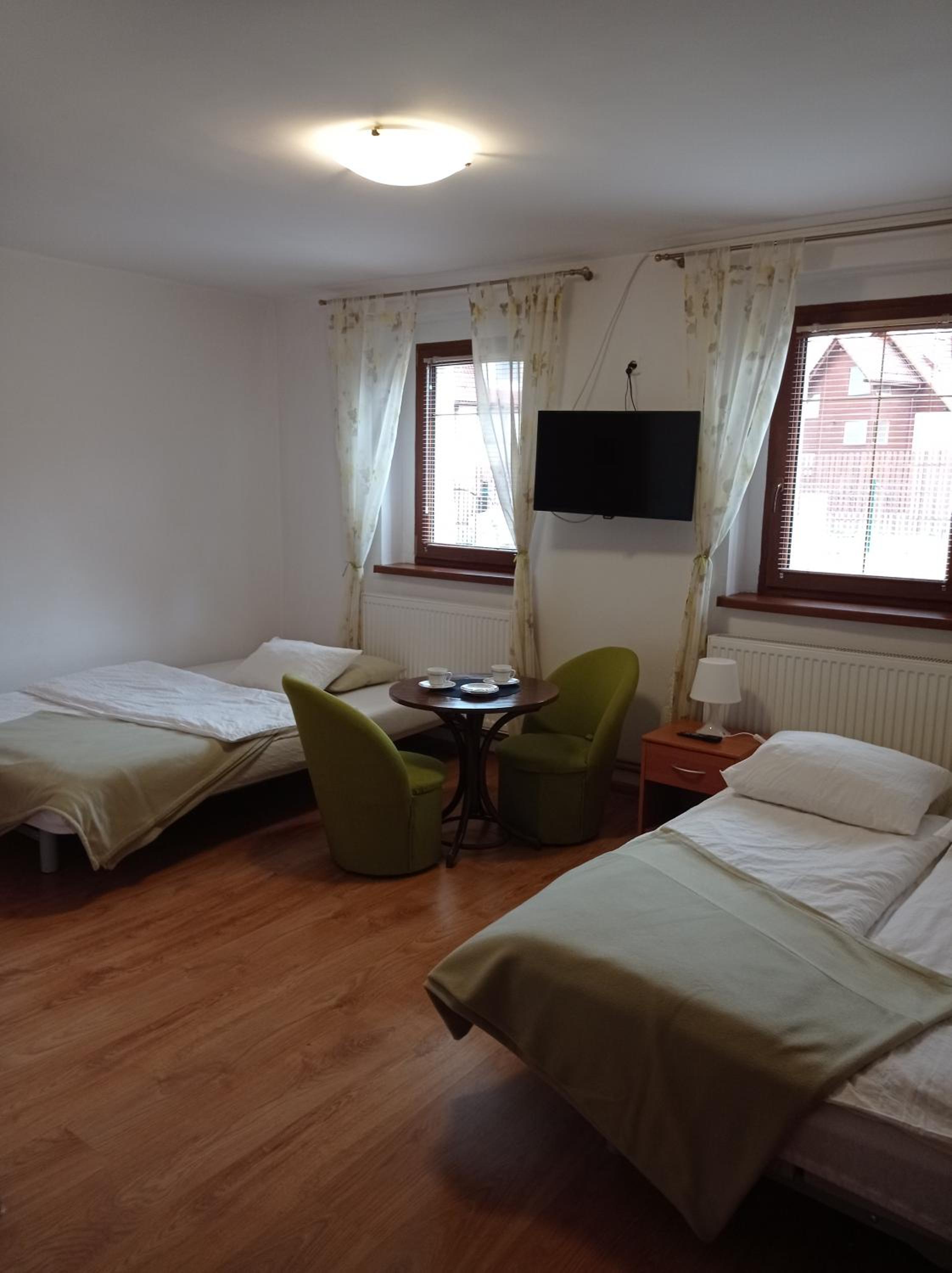Quadruple Room - Photo 18