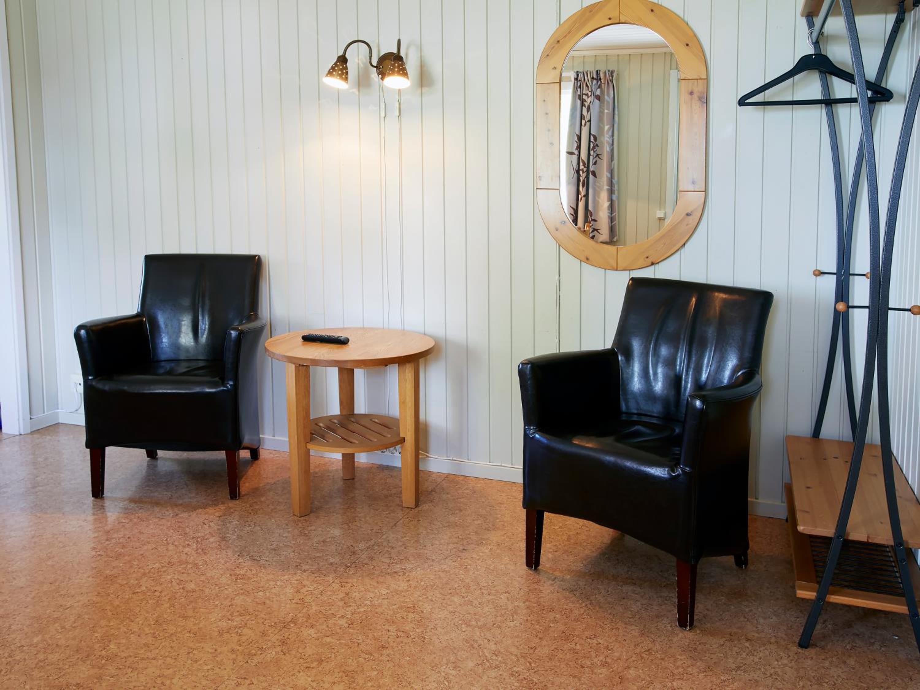 One-Bedroom House photo 1