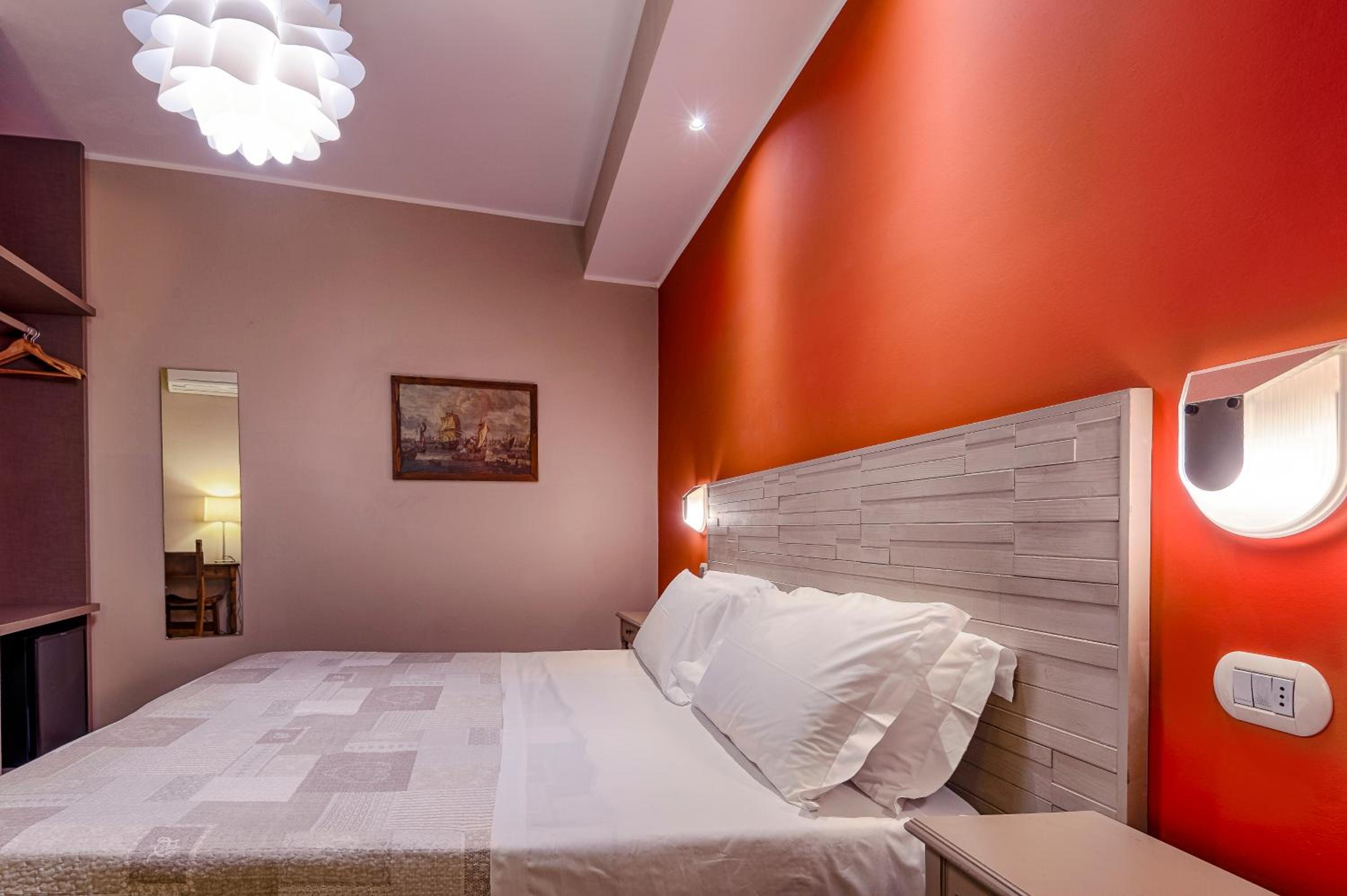 Economy Double or Twin Room photo 3