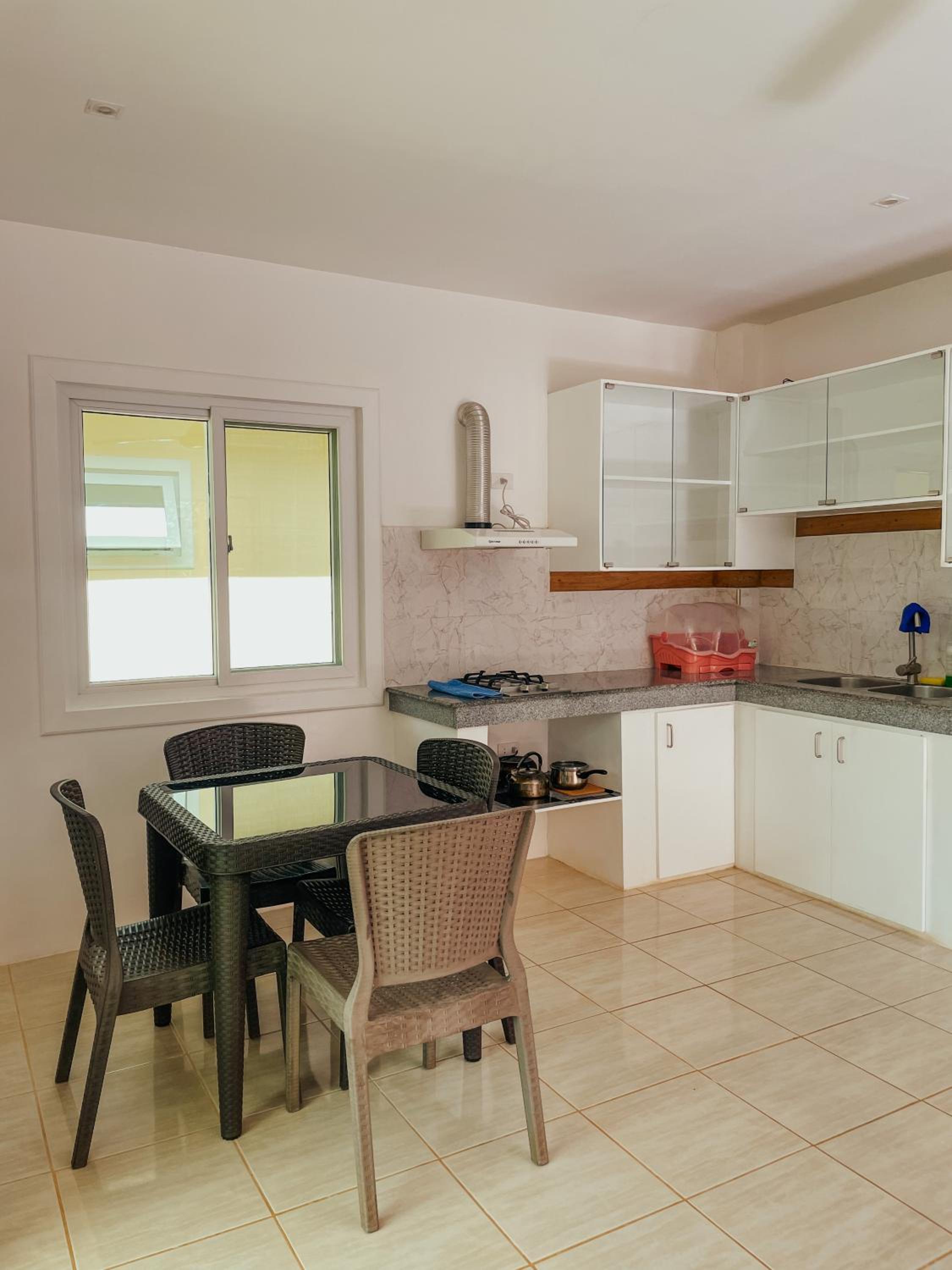Superior Bungalow - Photo 2