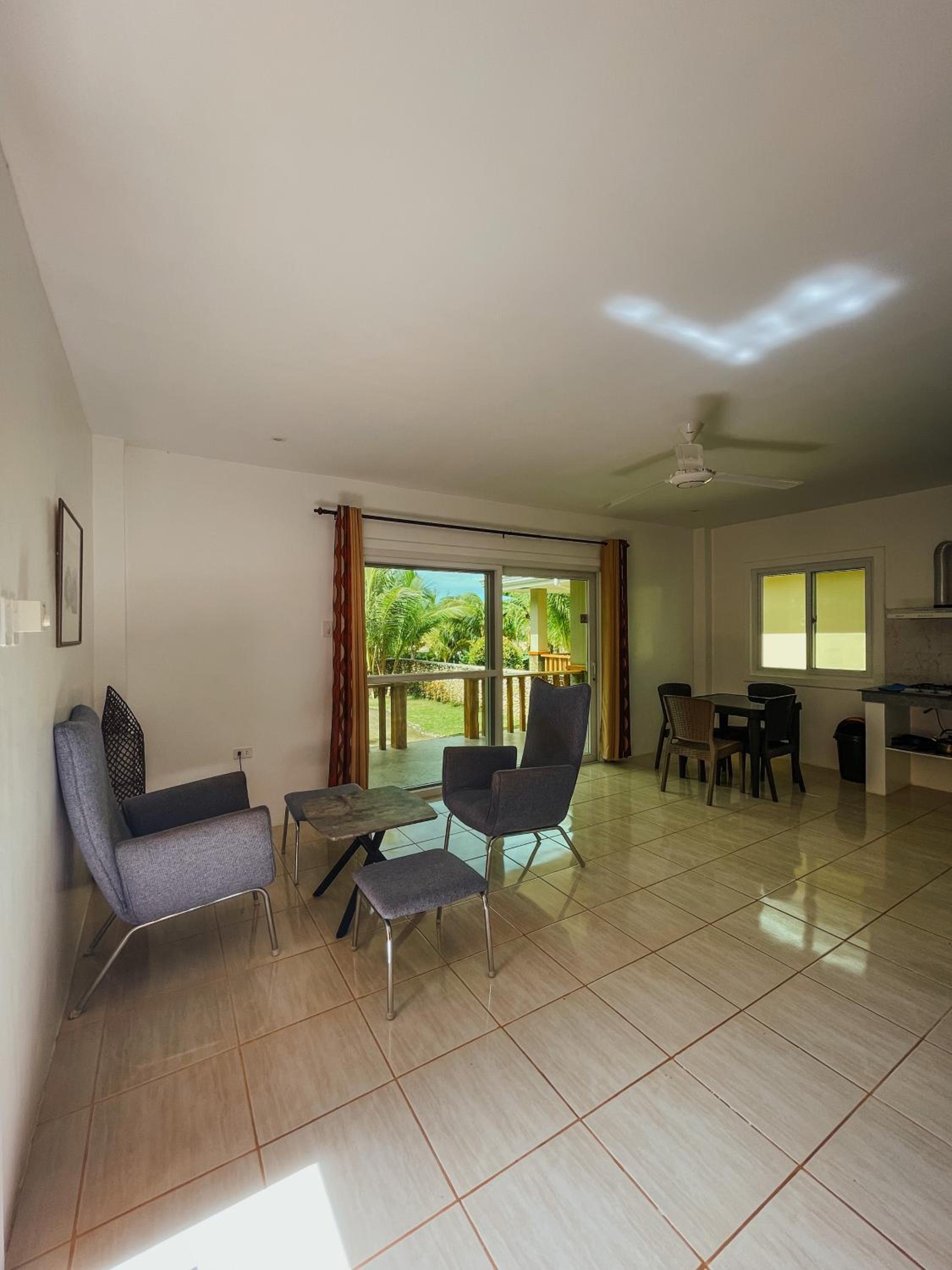 Superior Bungalow - Photo 3