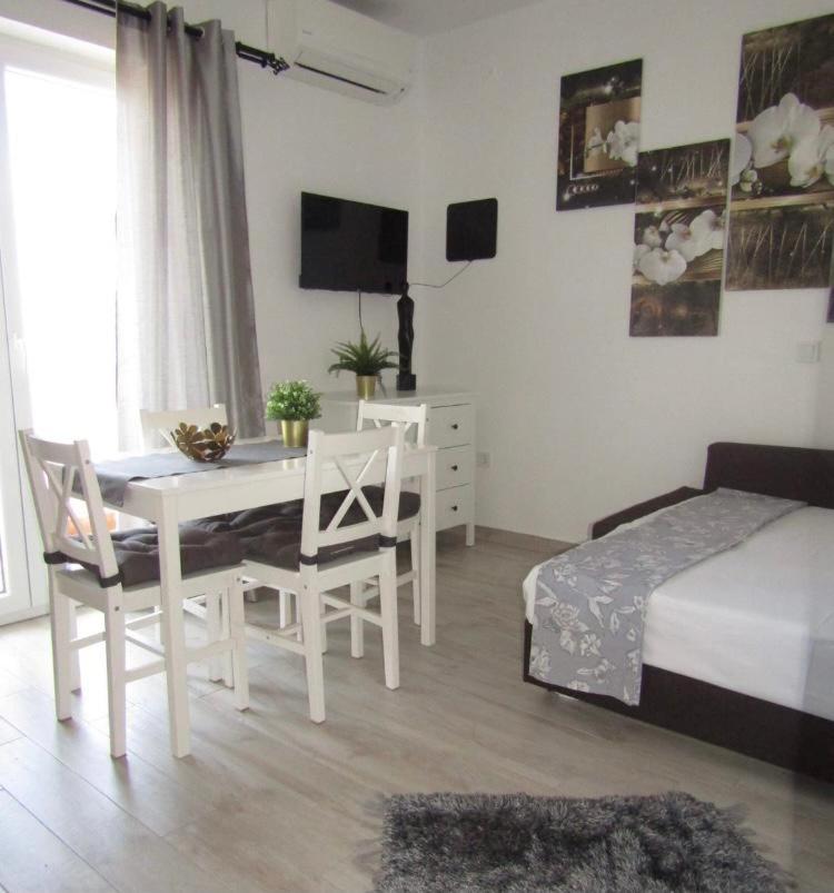 Apartment with Sea View photo 1