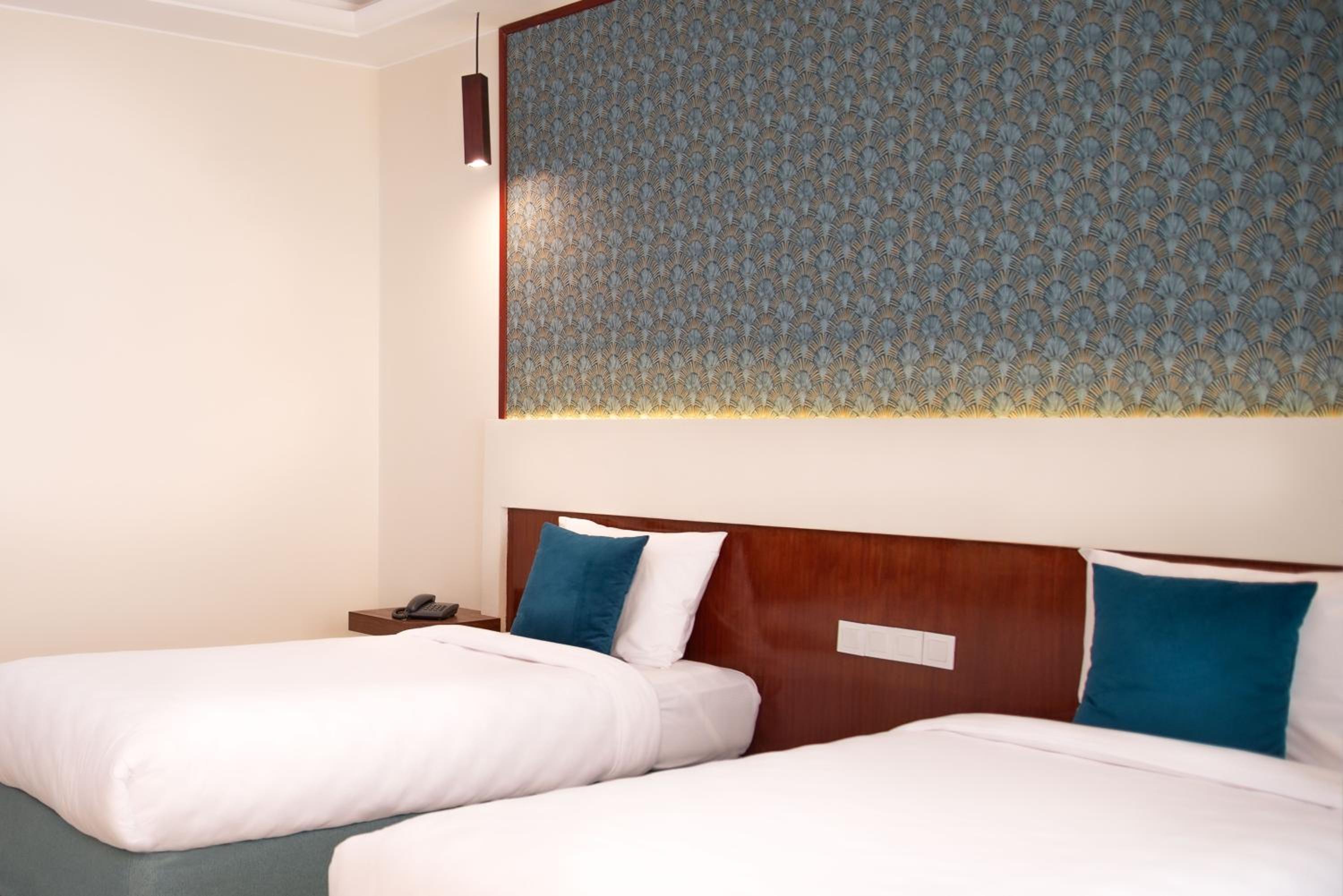 Double or Twin Room - Photo 7