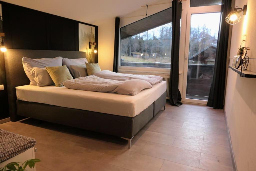 One-Bedroom Apartment - Photo 1