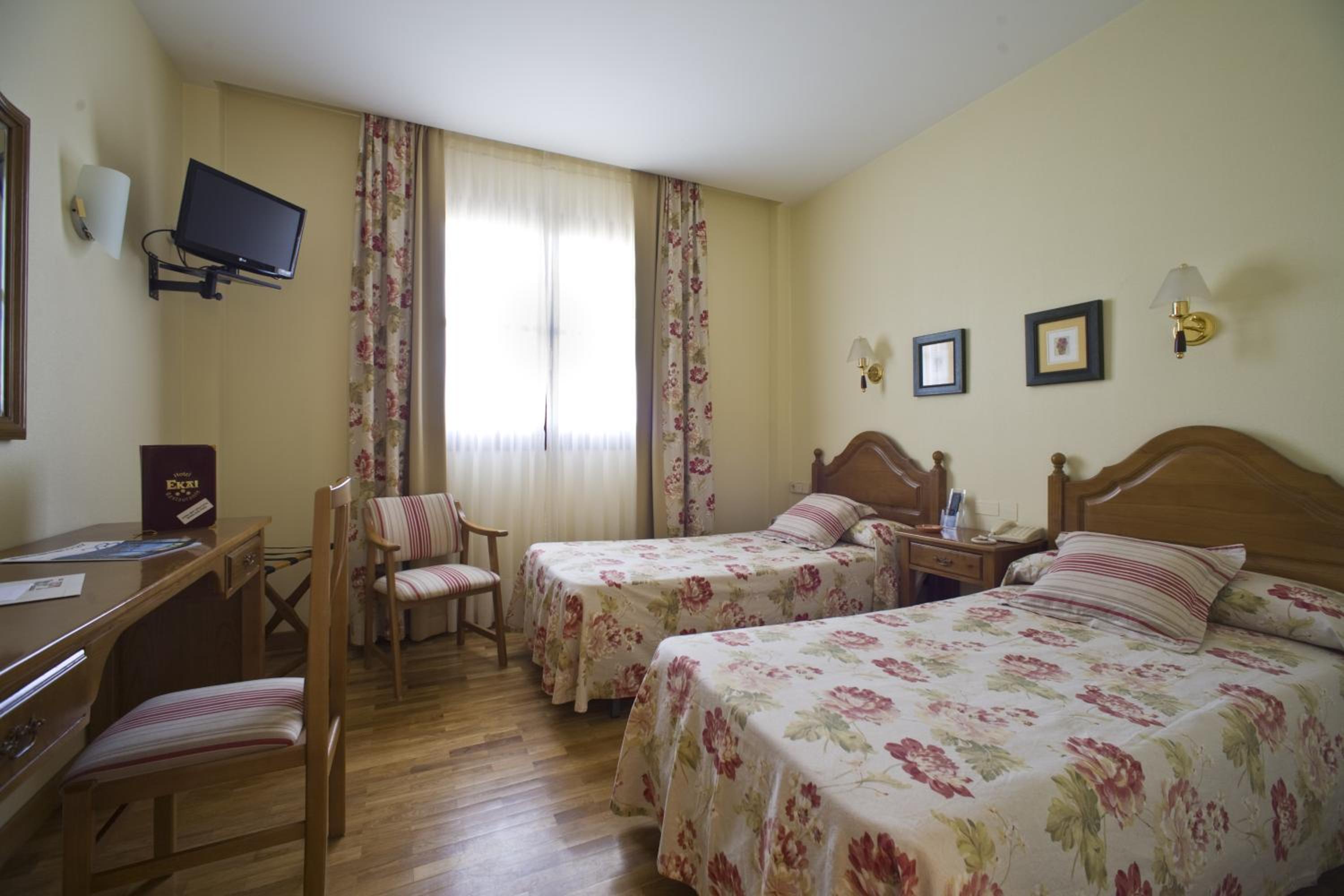 Double or Twin Room photo 3