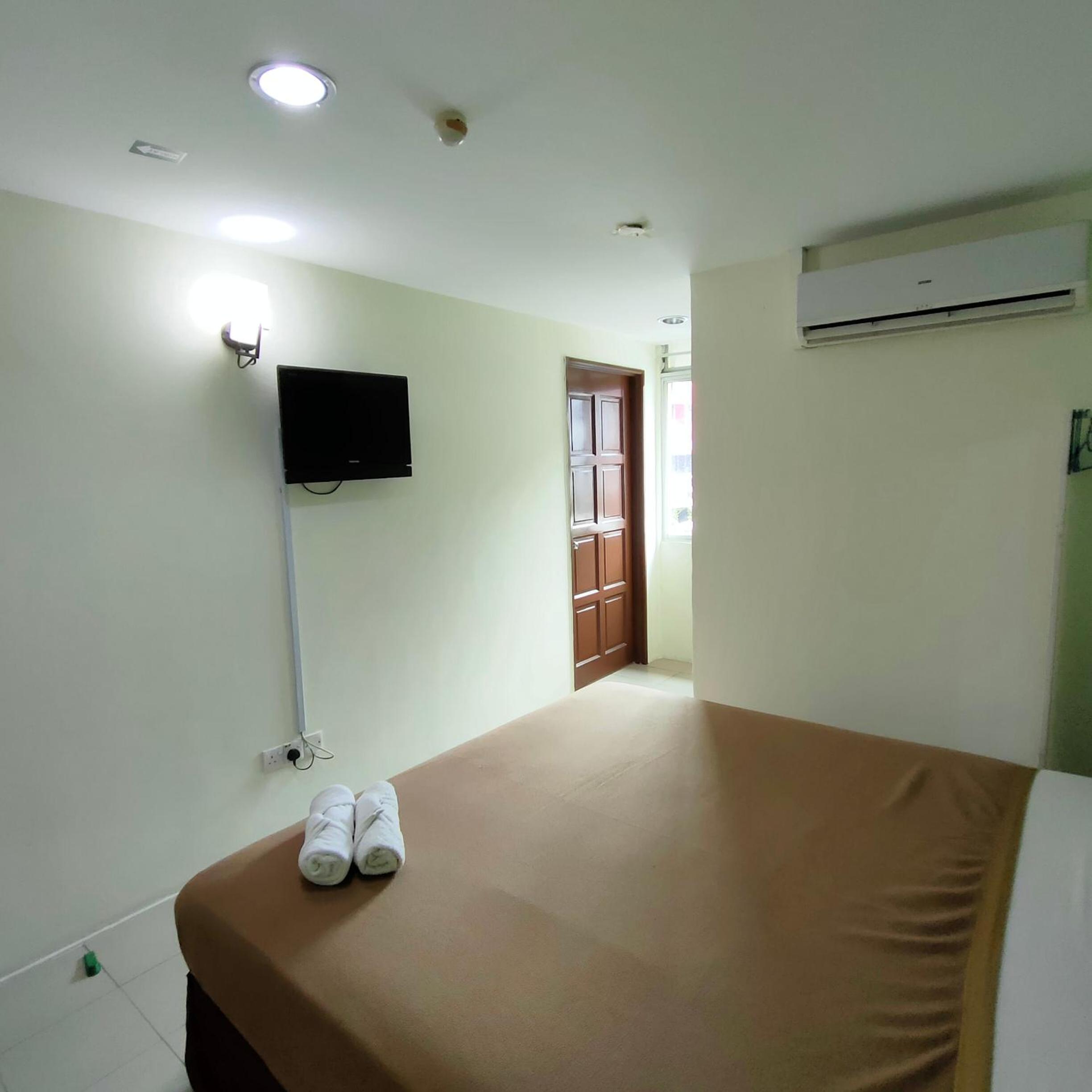 Standard Double Room - Photo 4