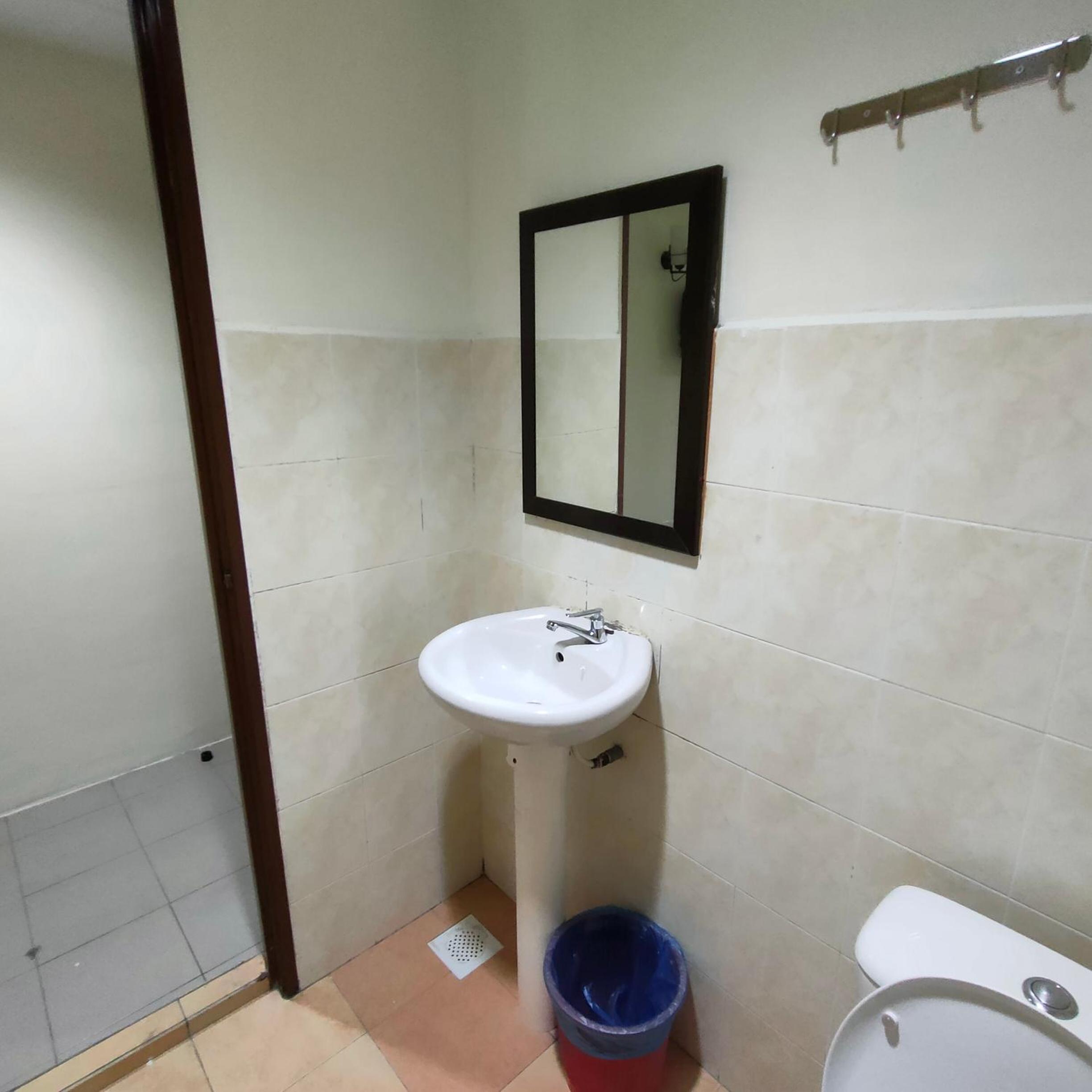 Standard Double Room - Photo 10