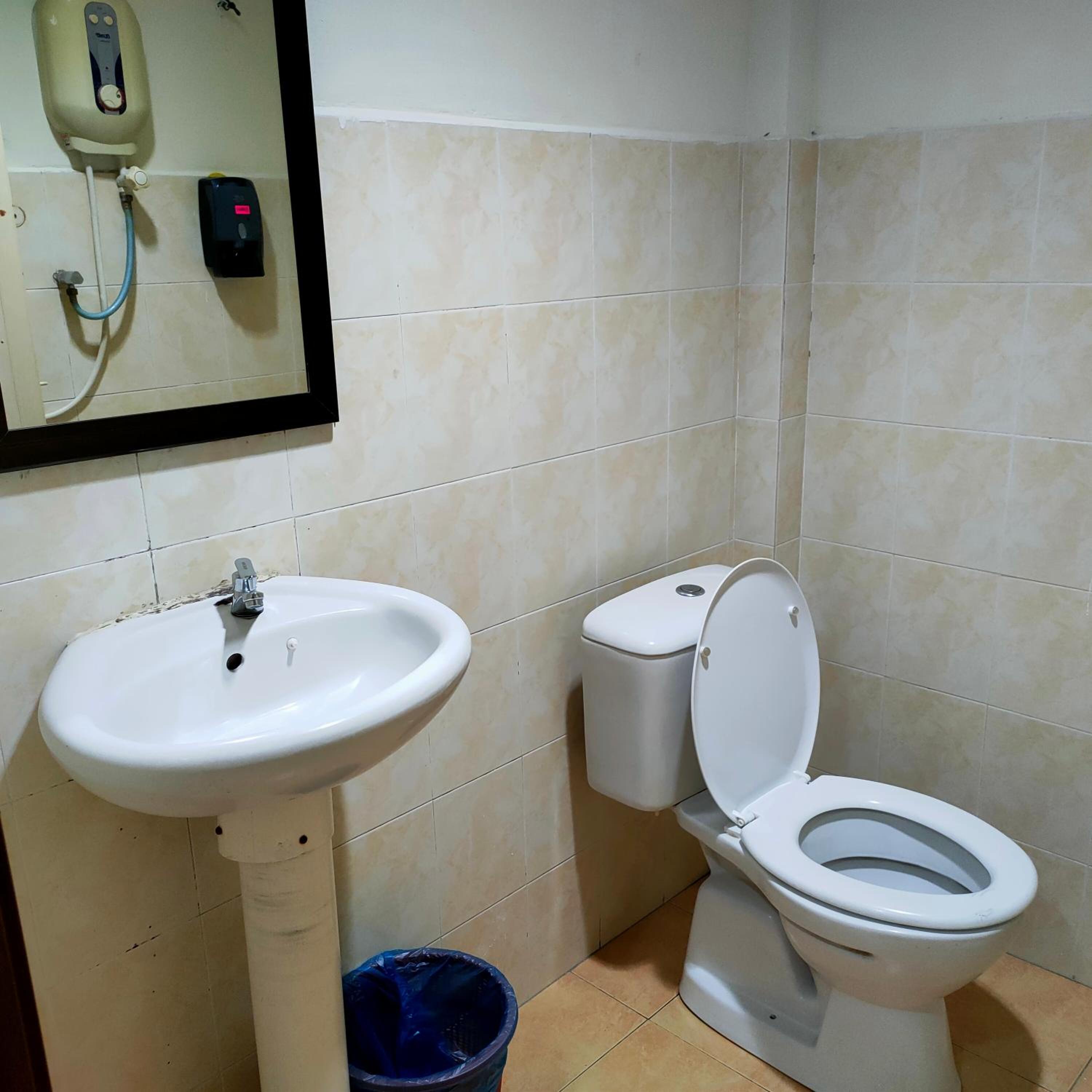 Standard Double Room - Photo 9