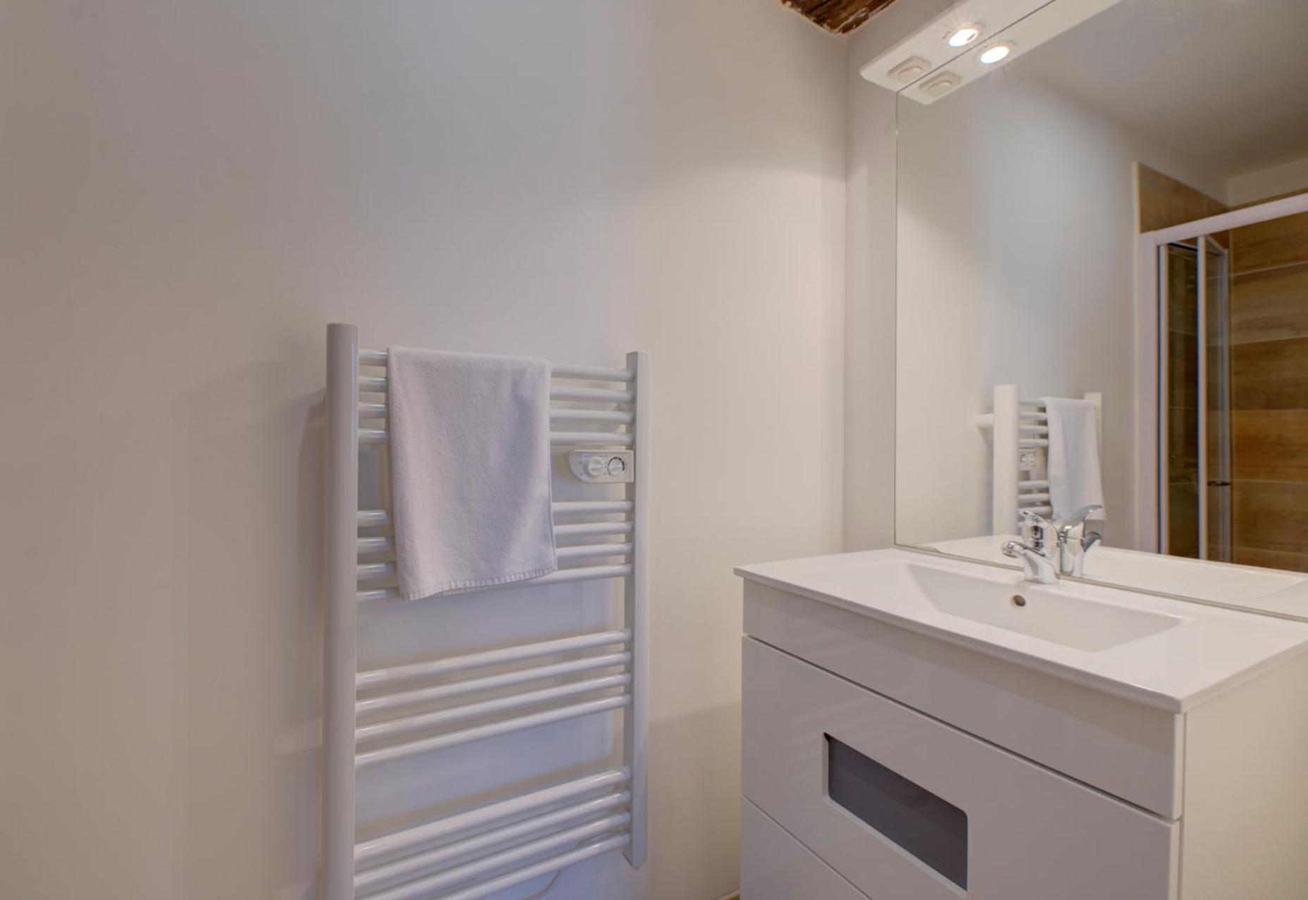 Studio Apartment - Photo 7