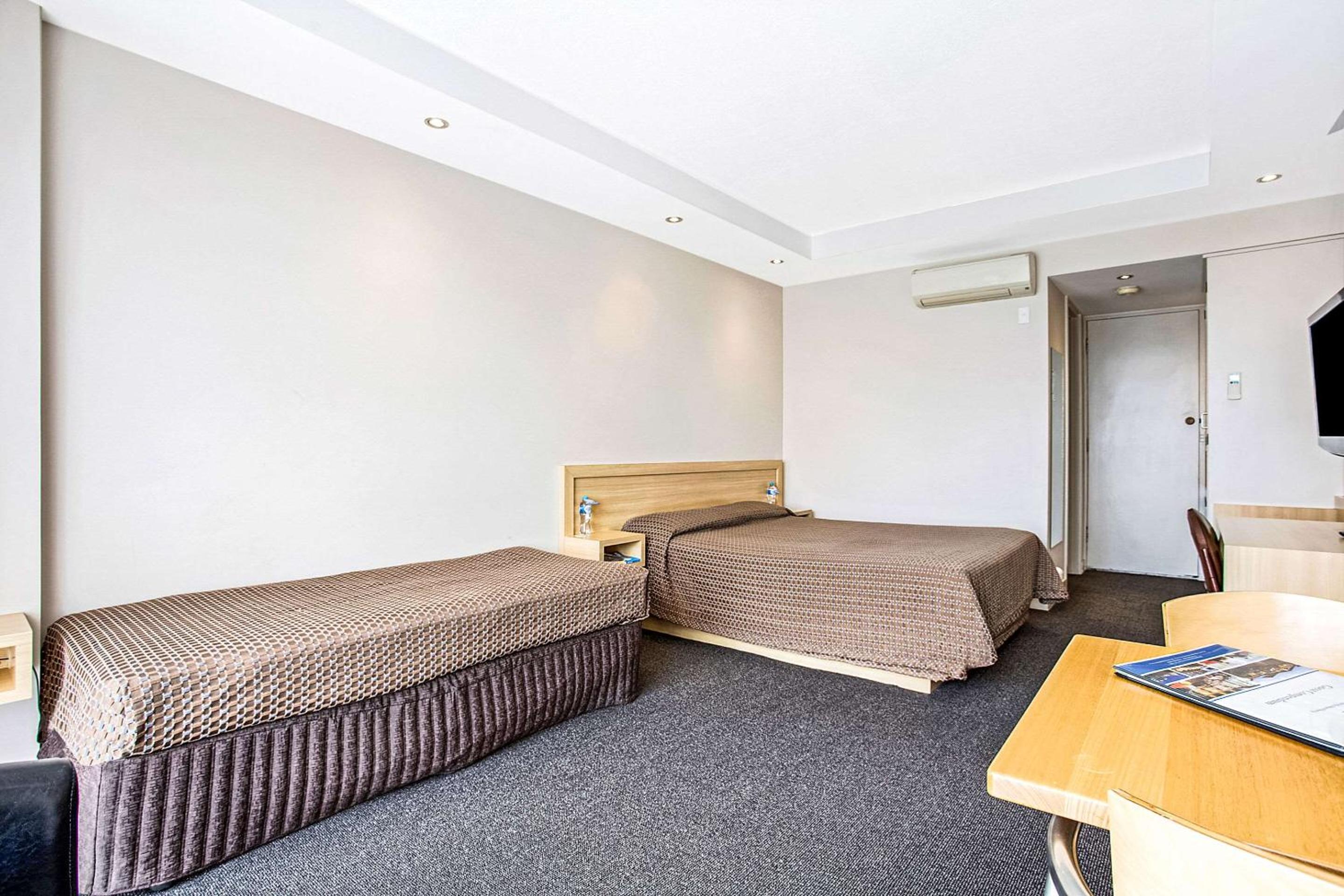 Triple Room - Non Smoking - Photo 2