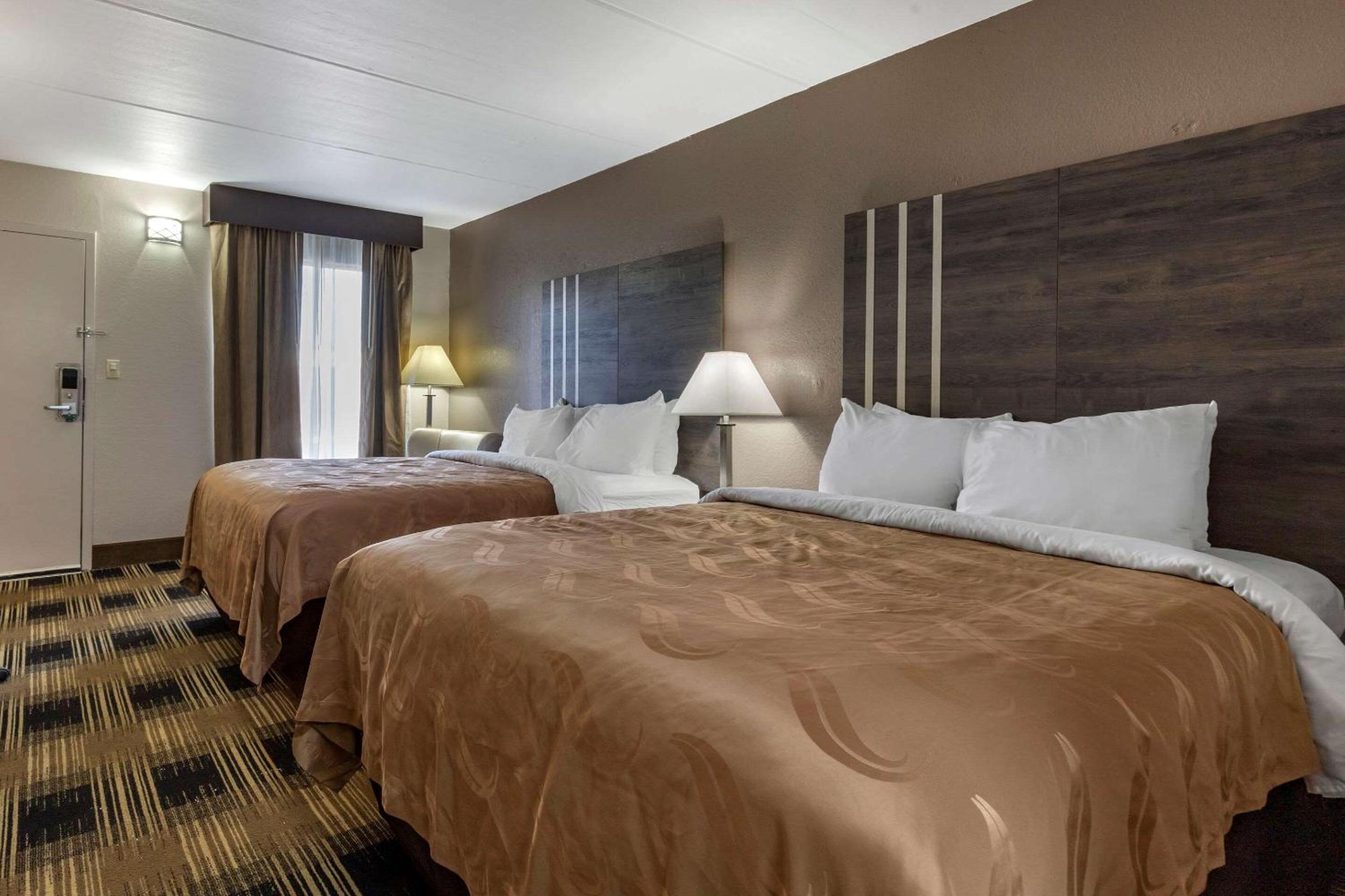 Standard Queen Room with Two Queen Beds - Non-Smoking - Photo 1