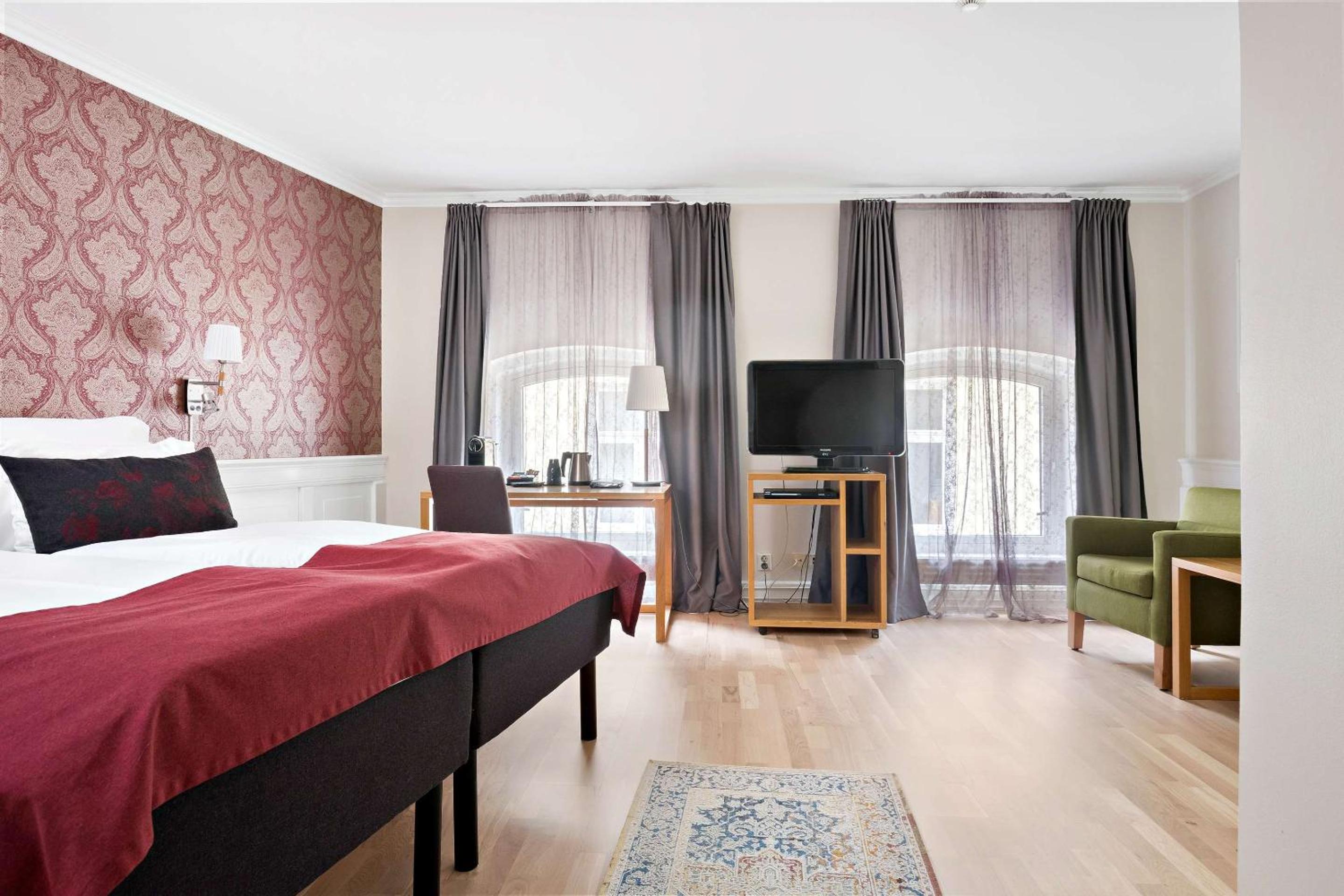 Standard Queen Room - Non-Smoking - Photo 1