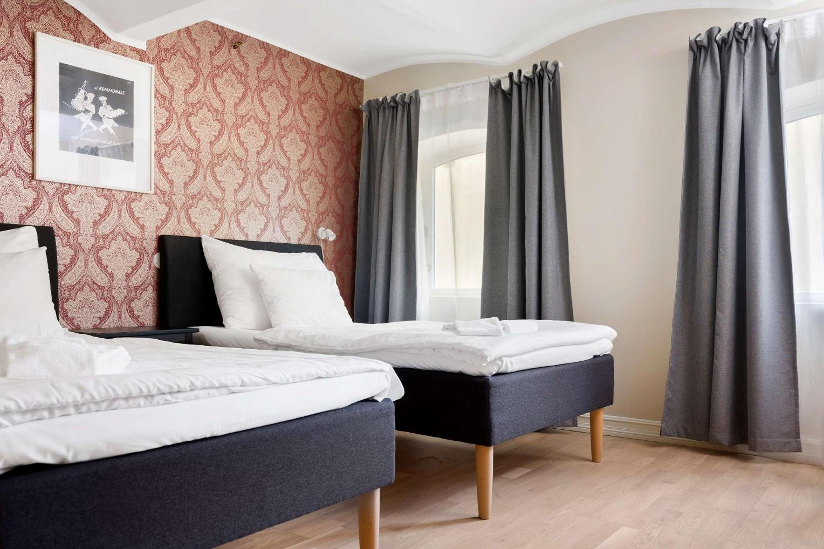 Standard Twin Room - Photo 1