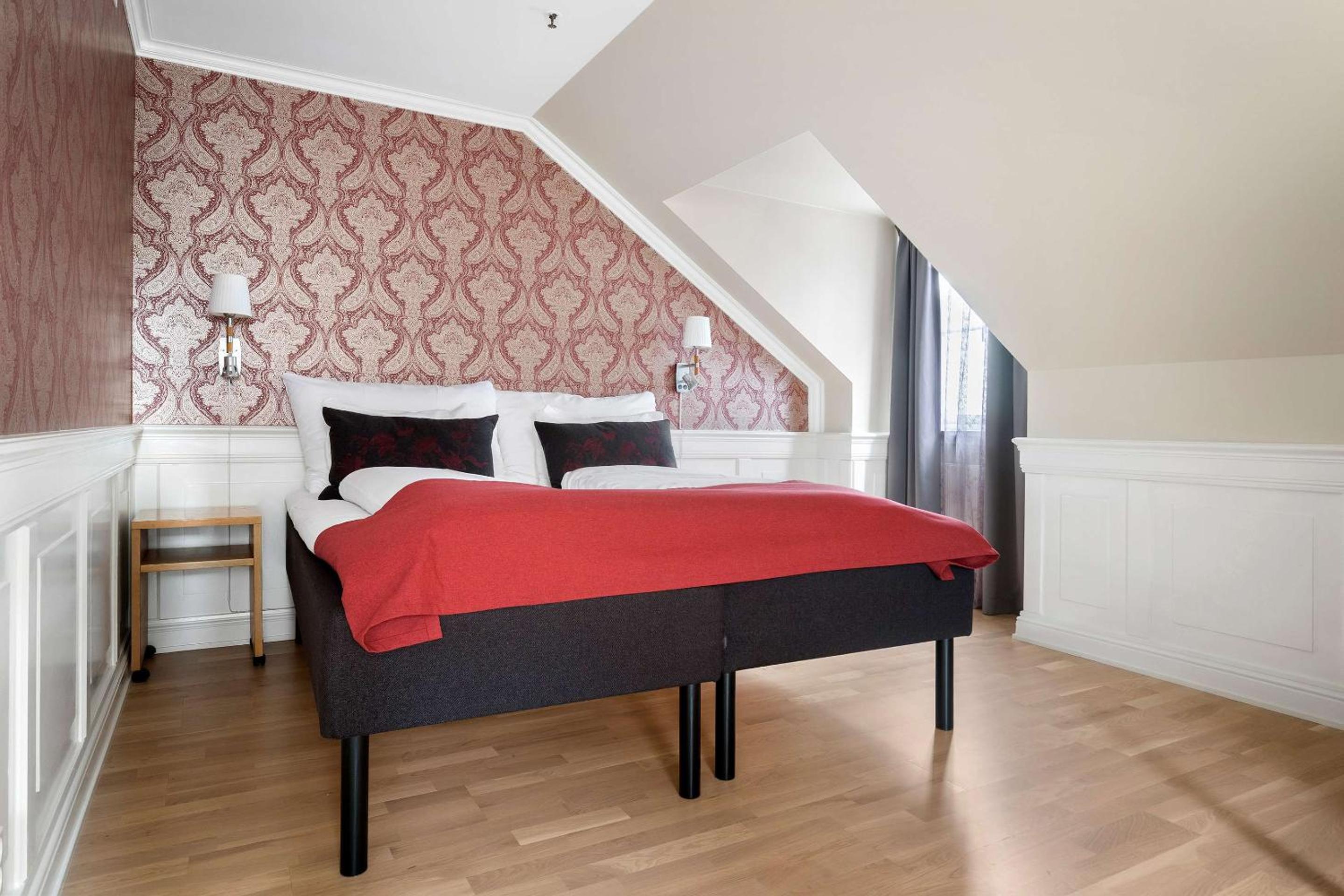 Standard Queen Room - Non-Smoking - Photo 6