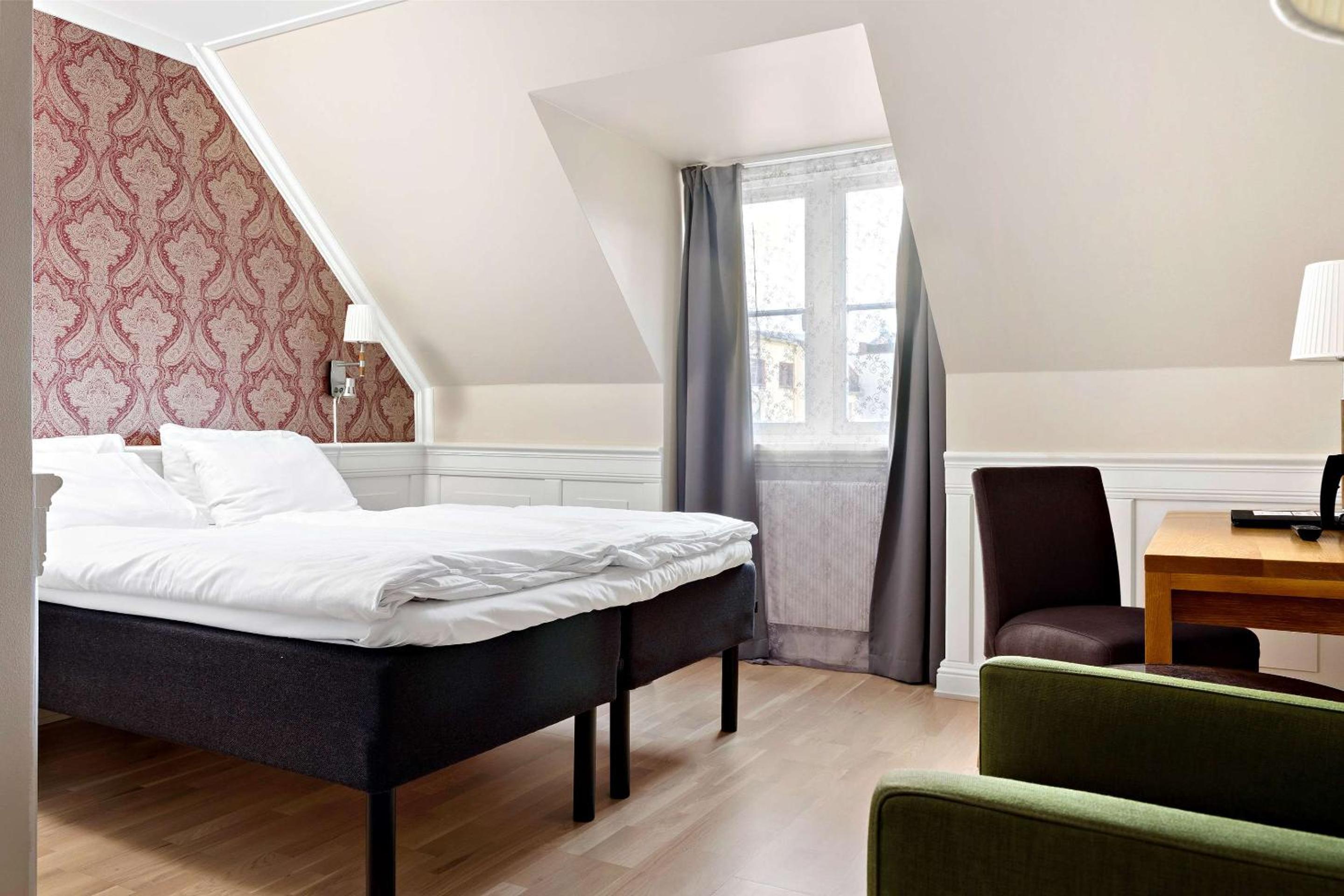 Standard Queen Room - Non-Smoking - Photo 2