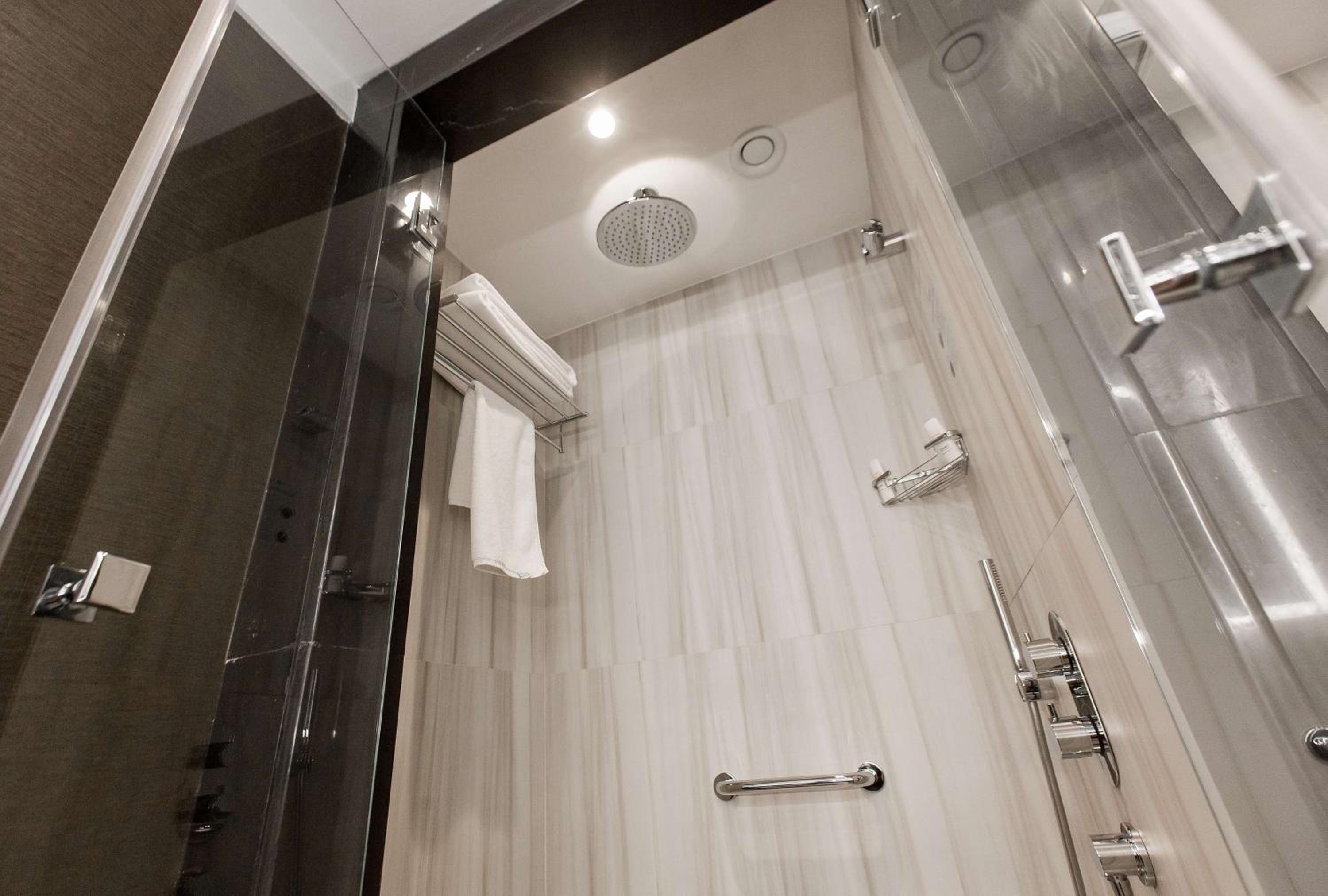 Family Suite - Photo 6