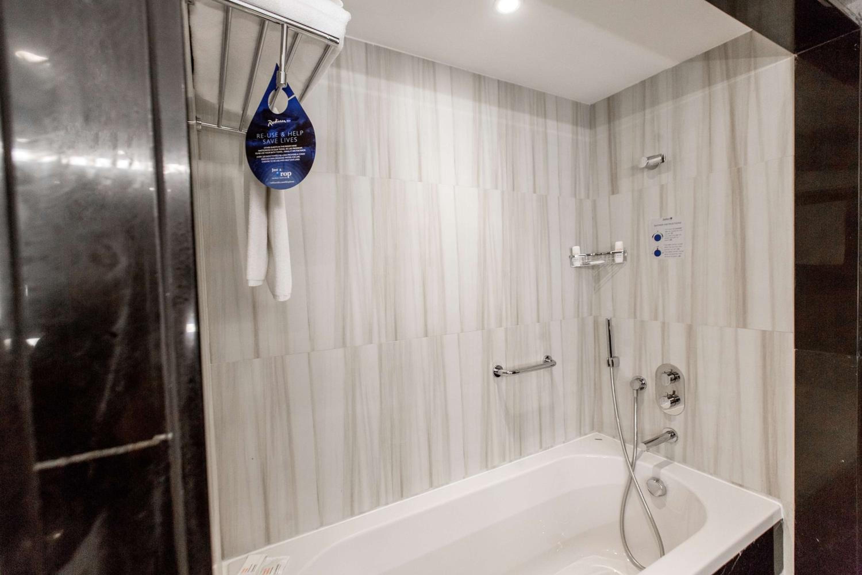 Premium Room - Photo 7