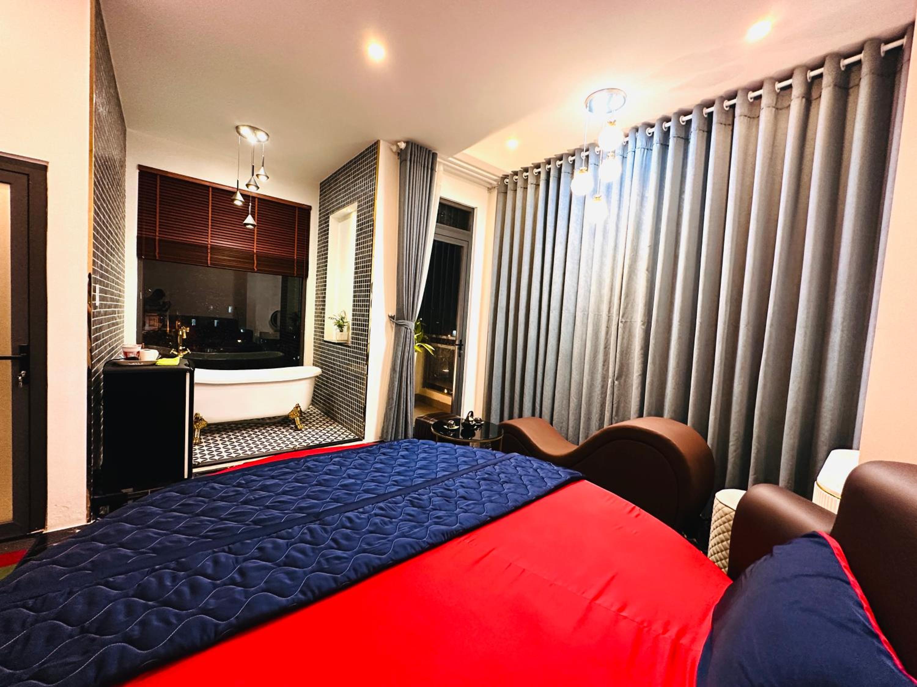 Double Room with Spa Bath photo 2
