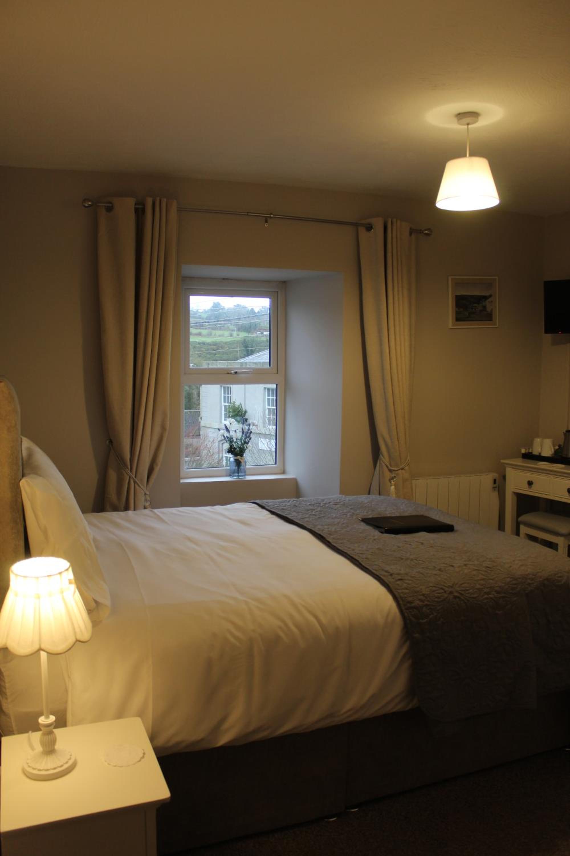 Double Room with Private Bathroom - Photo 3