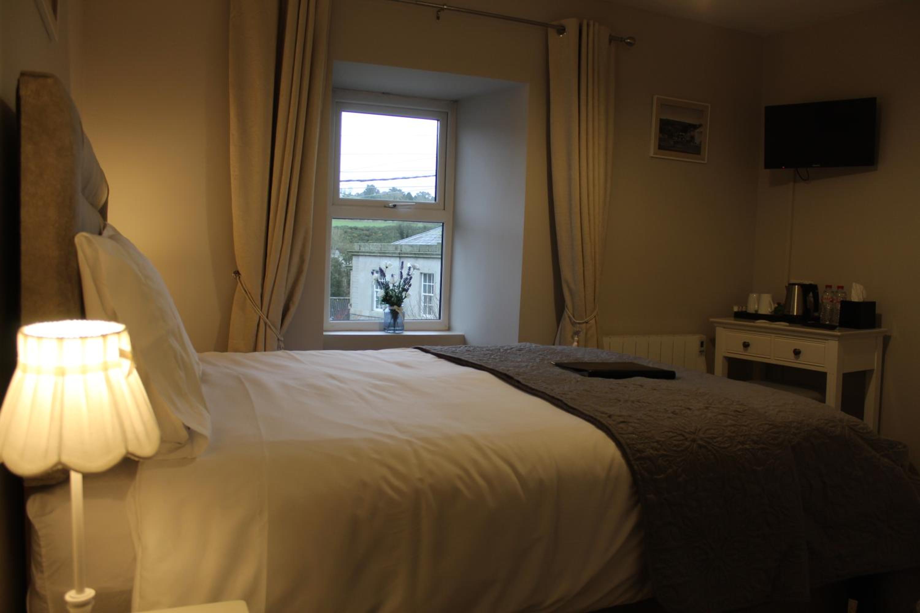 Double Room with Private Bathroom - Photo 8