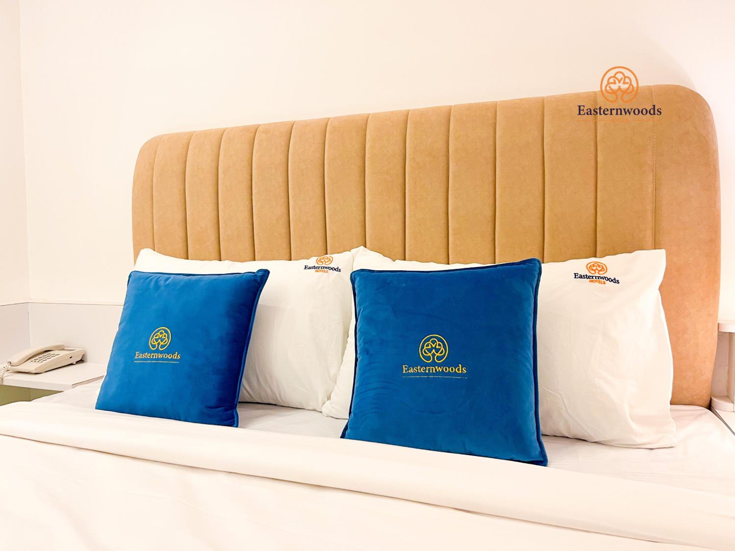 Deluxe King  Room - Photo 7