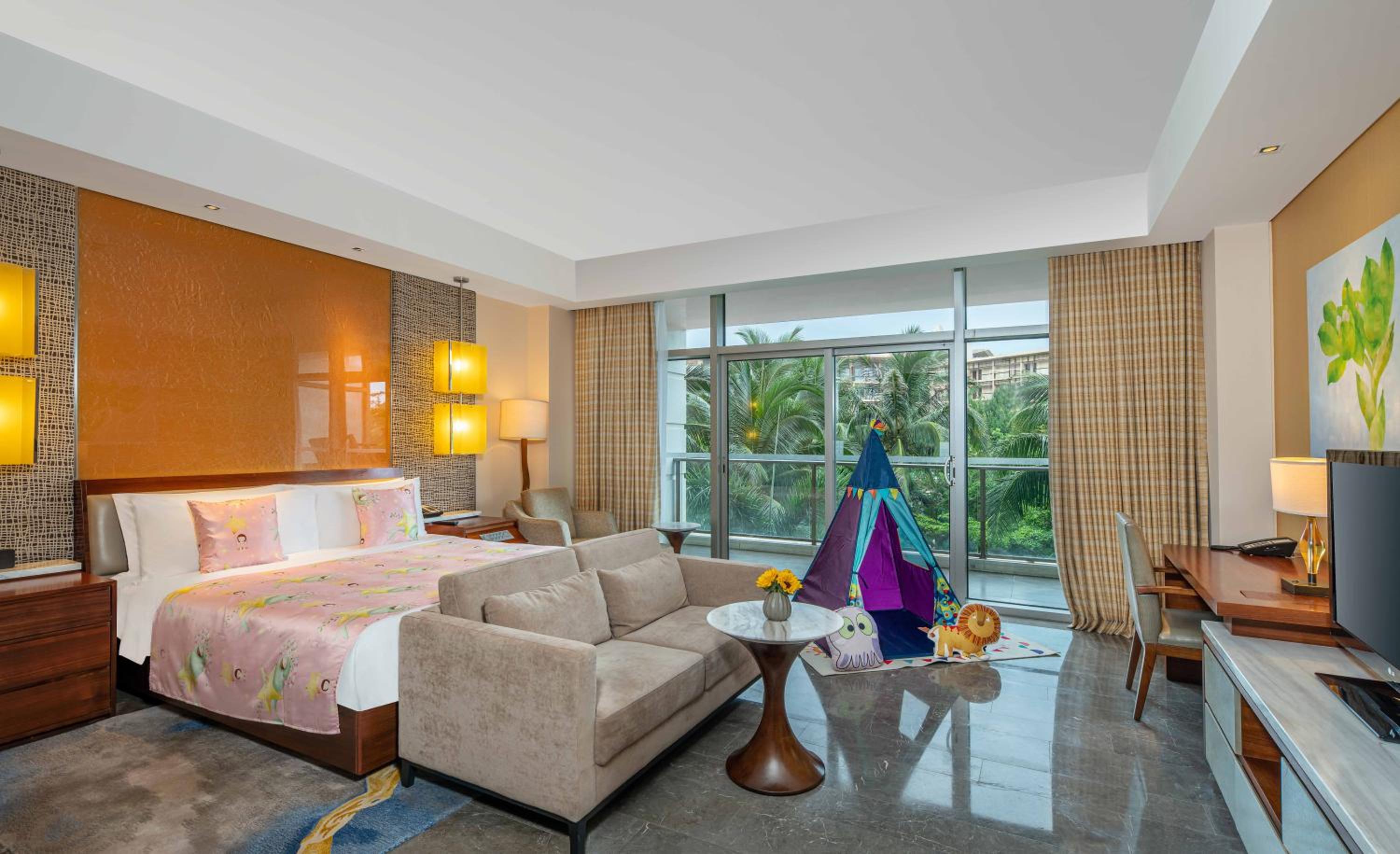 Double Family Room with Garden View - Photo 2