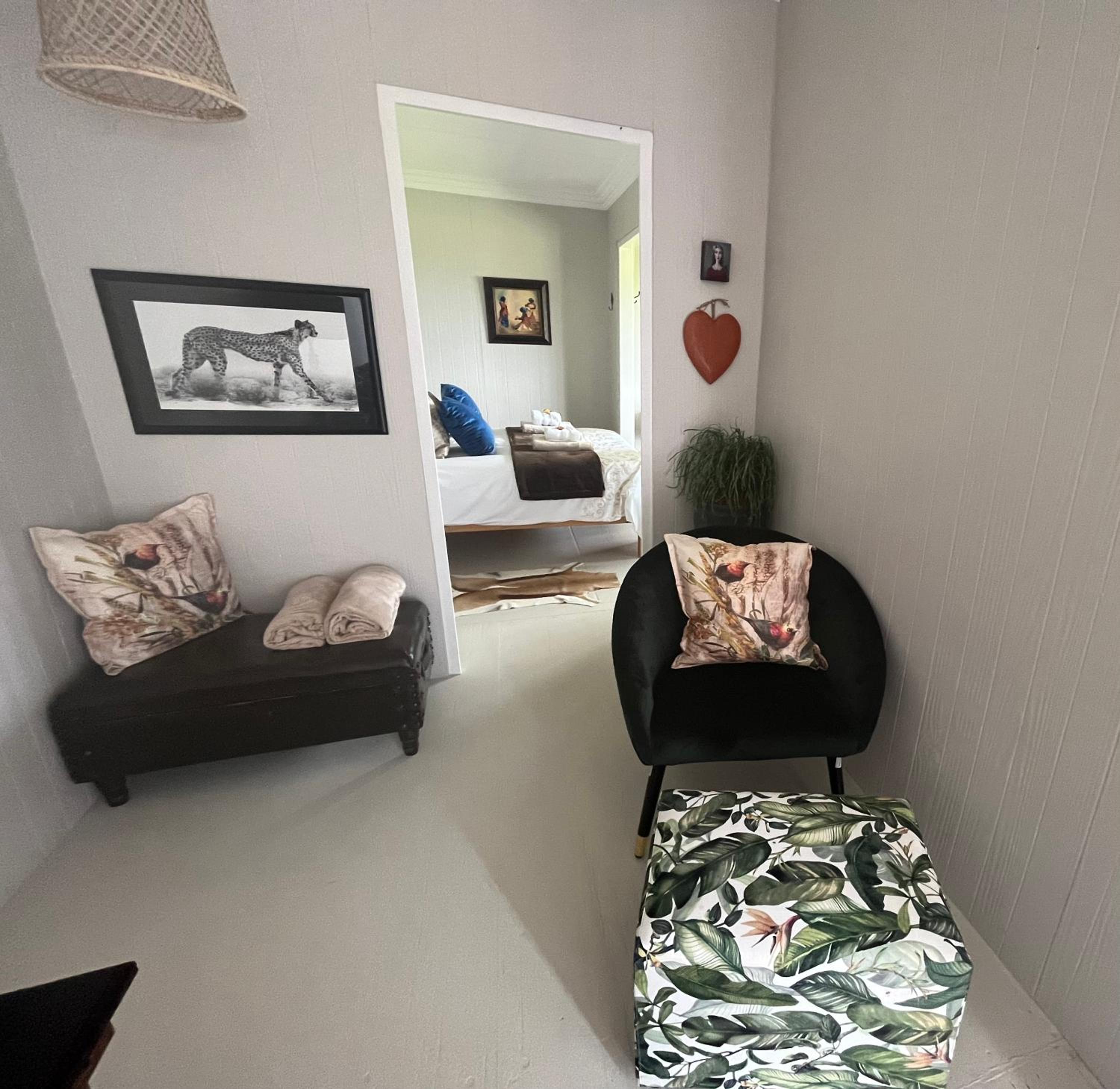 One-Bedroom Apartment photo 2