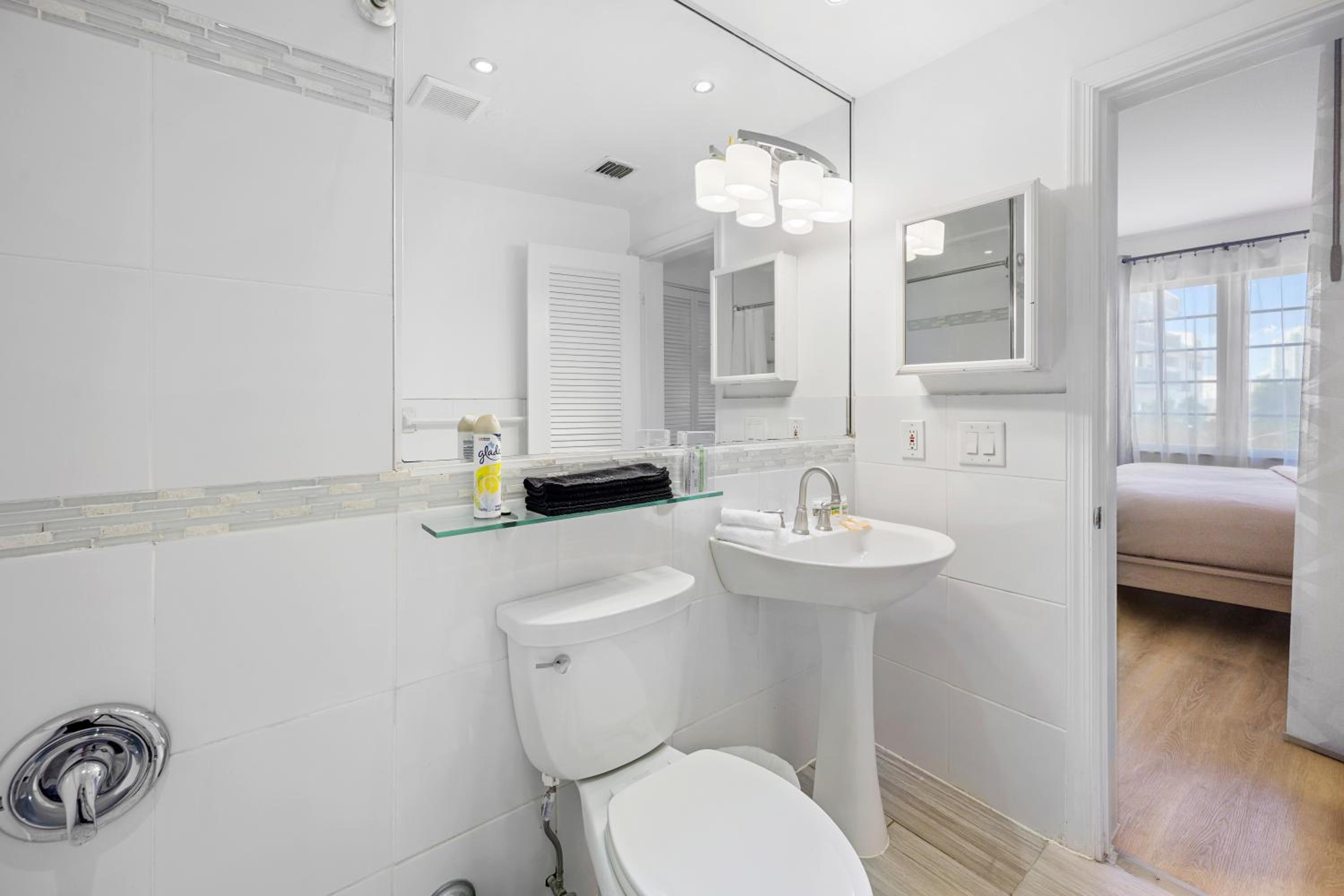 Two-Bedroom Apartment - Photo 21